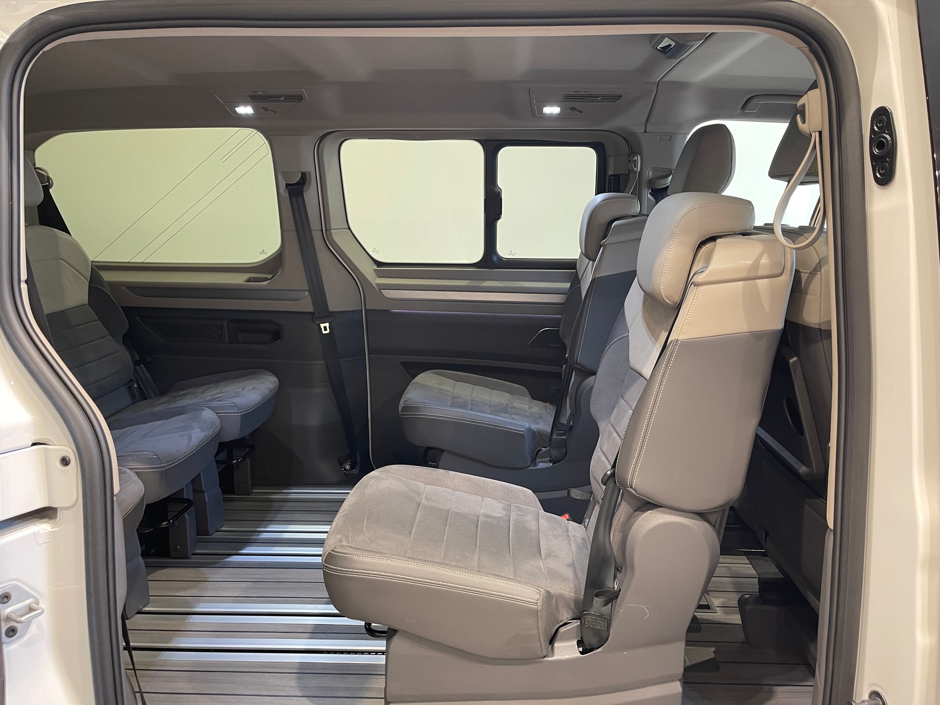 VW Multivan 2.0 TSI Life DSG * 7 PLATZ*-image-13