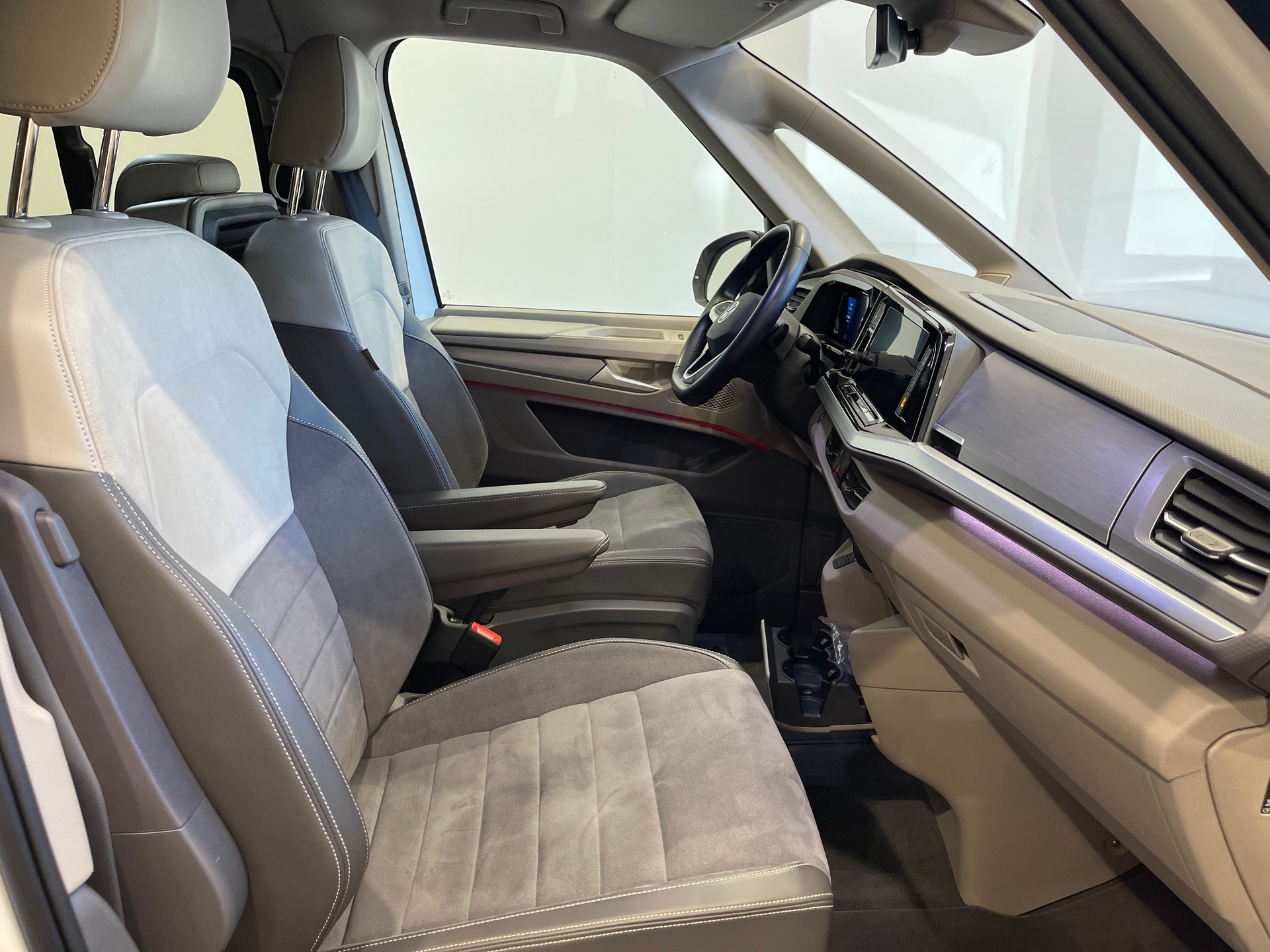 VW Multivan 2.0 TSI Life DSG * 7 PLATZ*-image-14