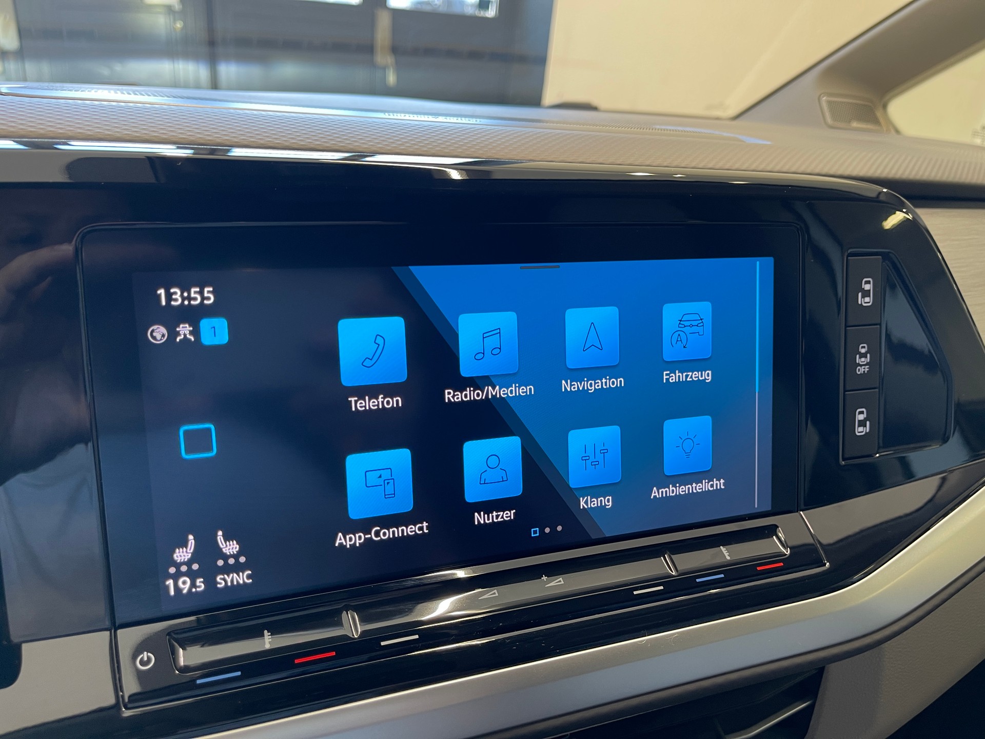 VW Multivan 2.0 TSI Life DSG * 7 PLATZ*-image-27