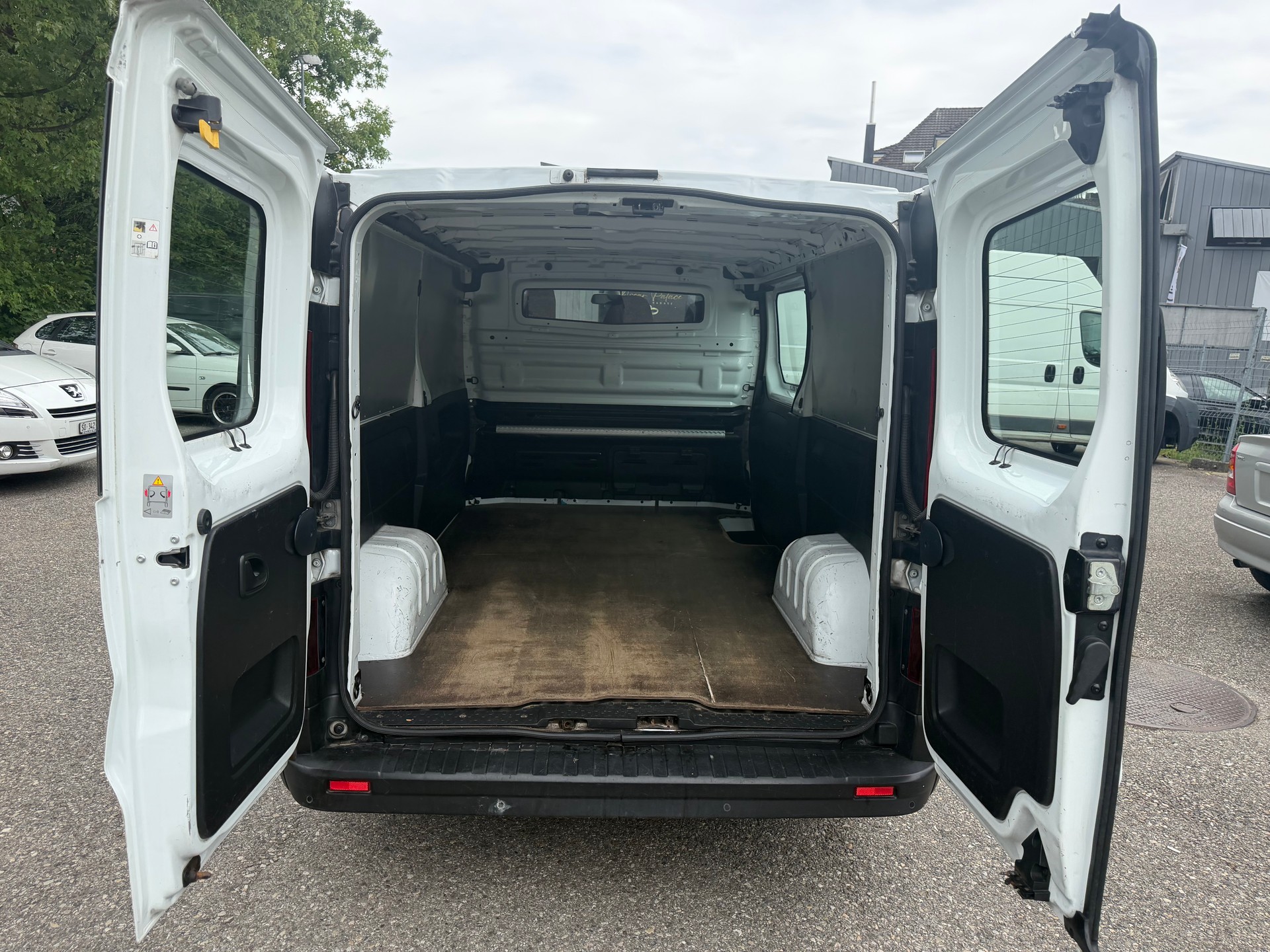 RENAULT Trafic 2.0 dCi 120 3.0t Business L2H1 * 03x Sitze * LED * Klimaanlage * Tempomat * PDC H - RF-Kamera * Frisch Ab MFK-image-13