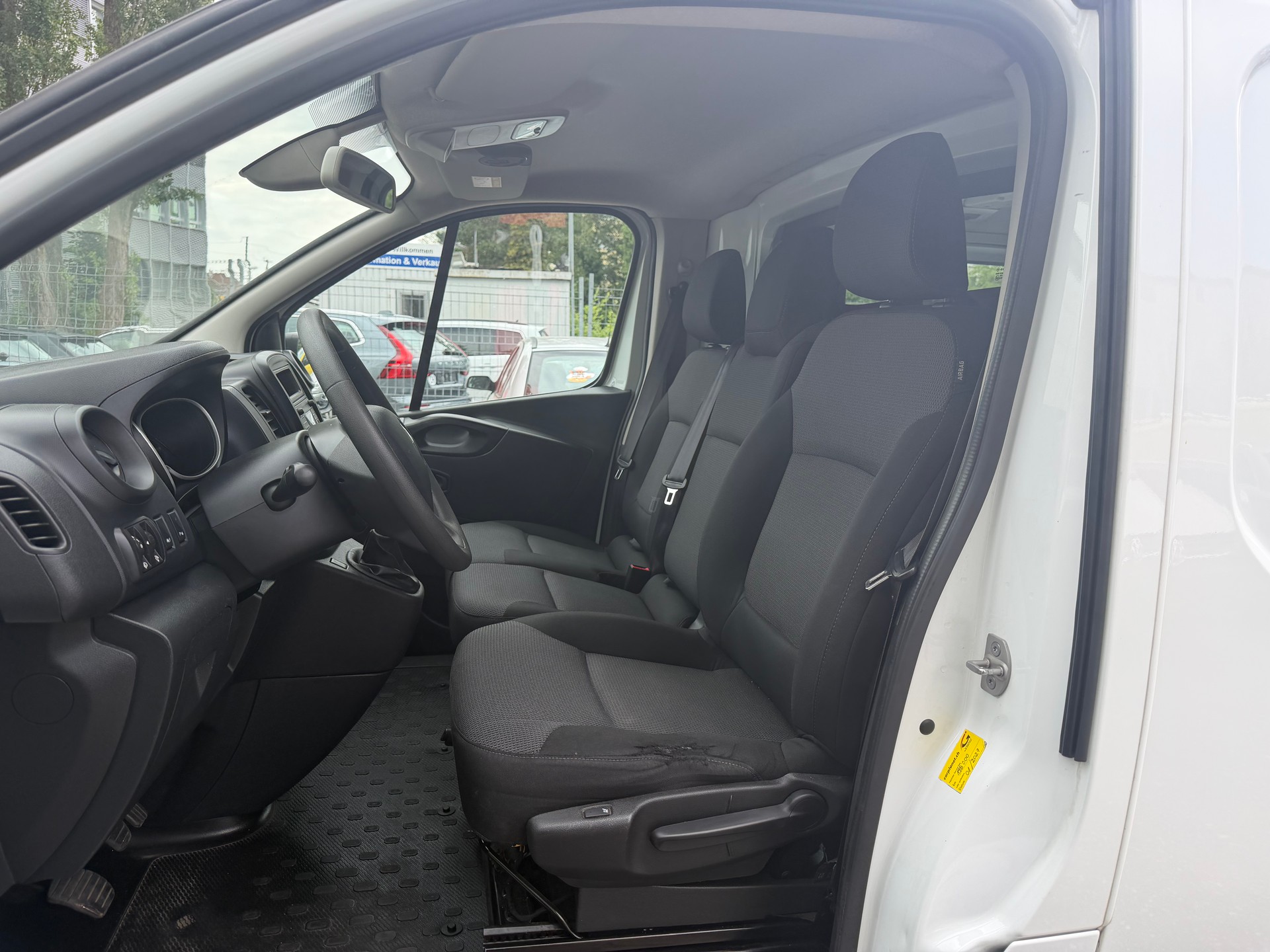 RENAULT Trafic 2.0 dCi 120 3.0t Business L2H1 * 03x Sitze * LED * Klimaanlage * Tempomat * PDC H - RF-Kamera * Frisch Ab MFK-image-2