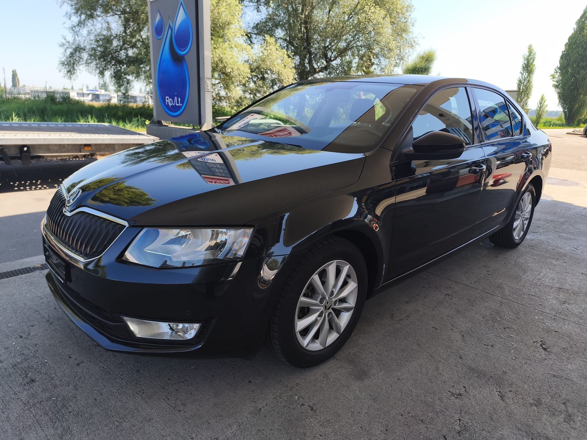 SKODA Octavia 1.8 TSI Ambition DSG-showroom-element-2