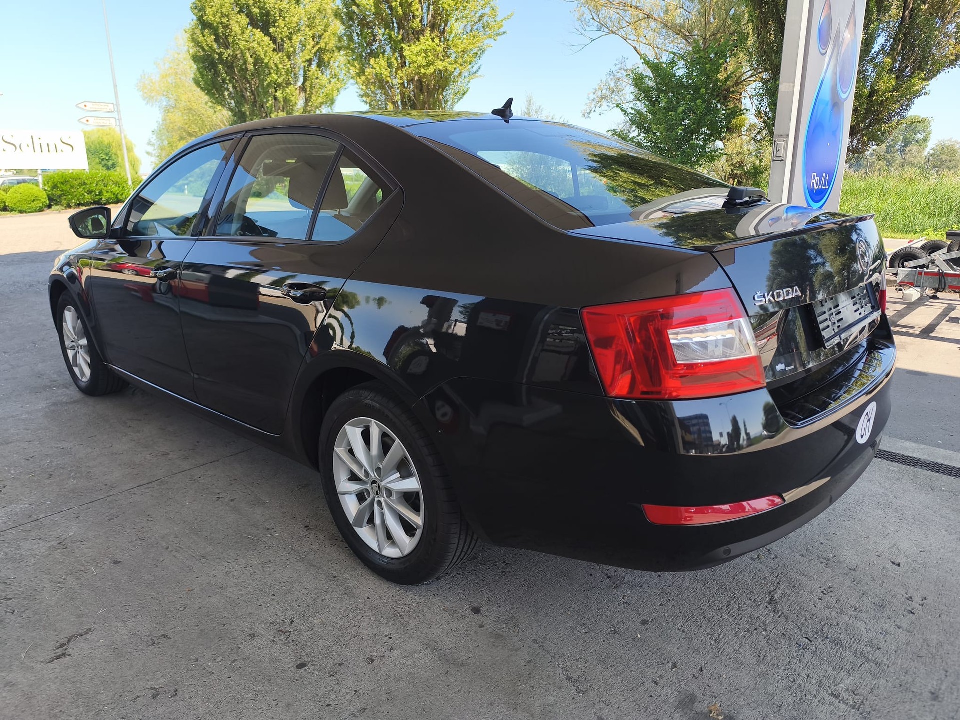 SKODA Octavia 1.8 TSI Ambition DSG-showroom-element-1