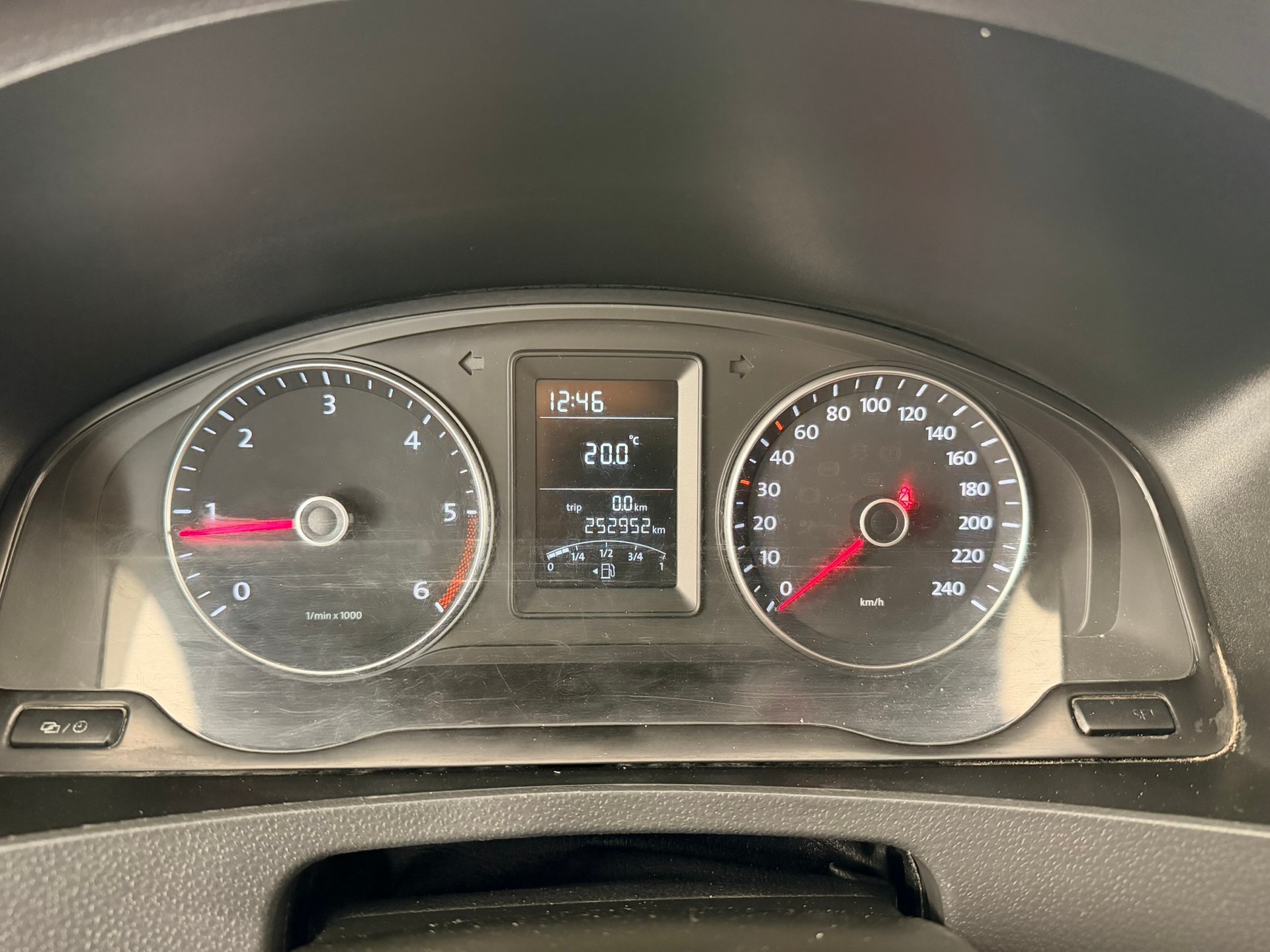 VW T5 2.0 TDI Entry-image-10