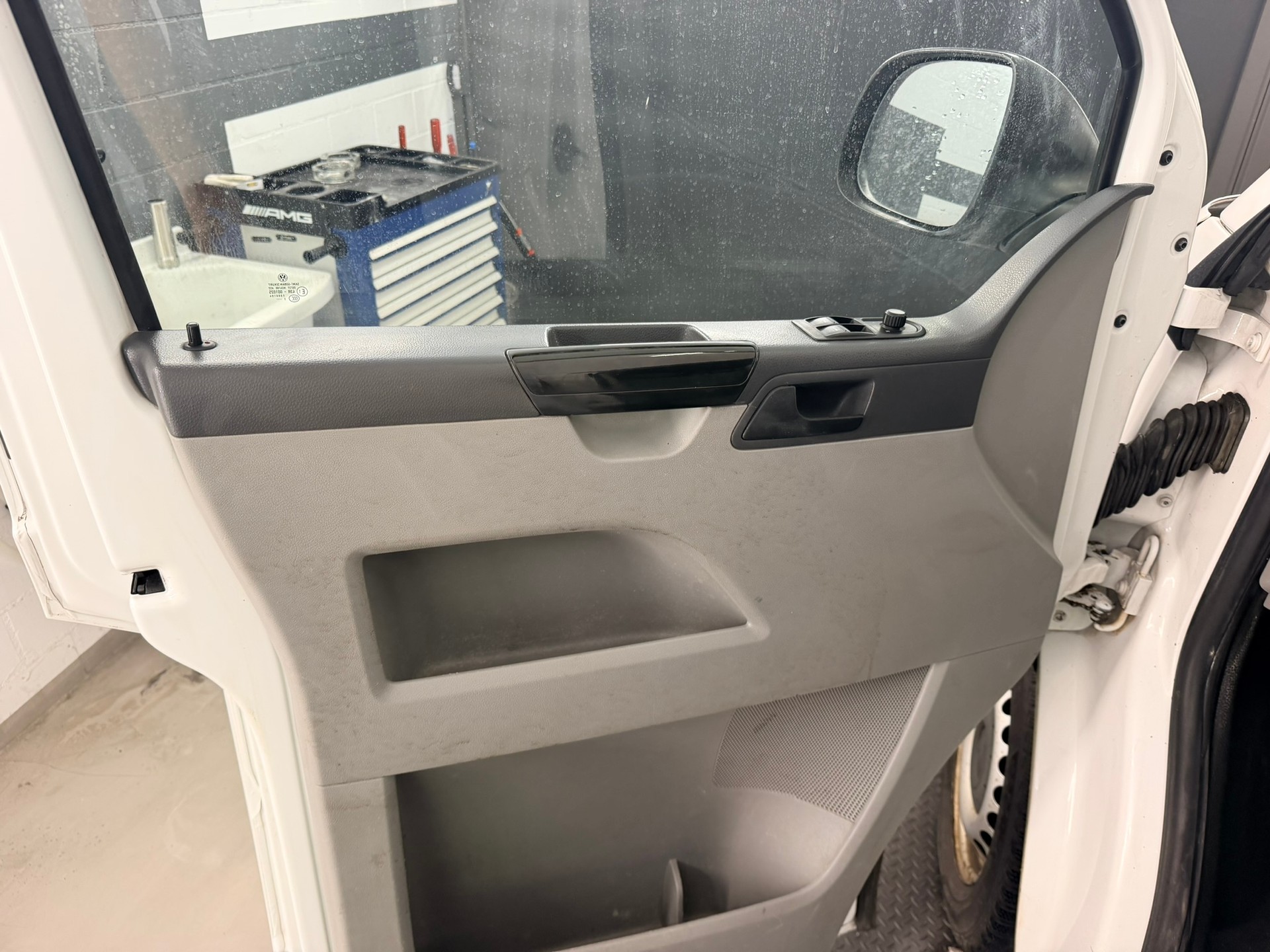 VW T5 2.0 TDI Entry-image-8