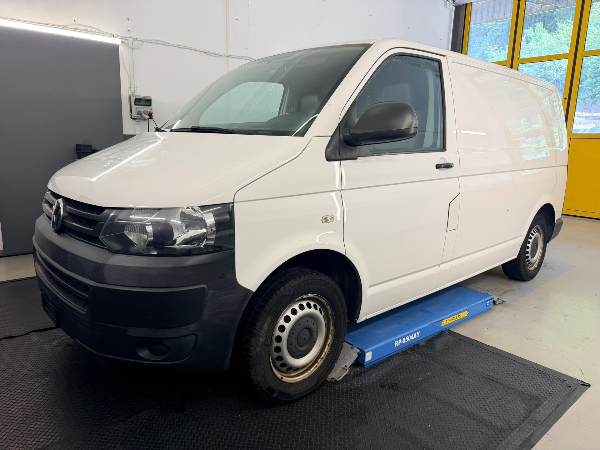 VW T5 2.0 TDI Entry
