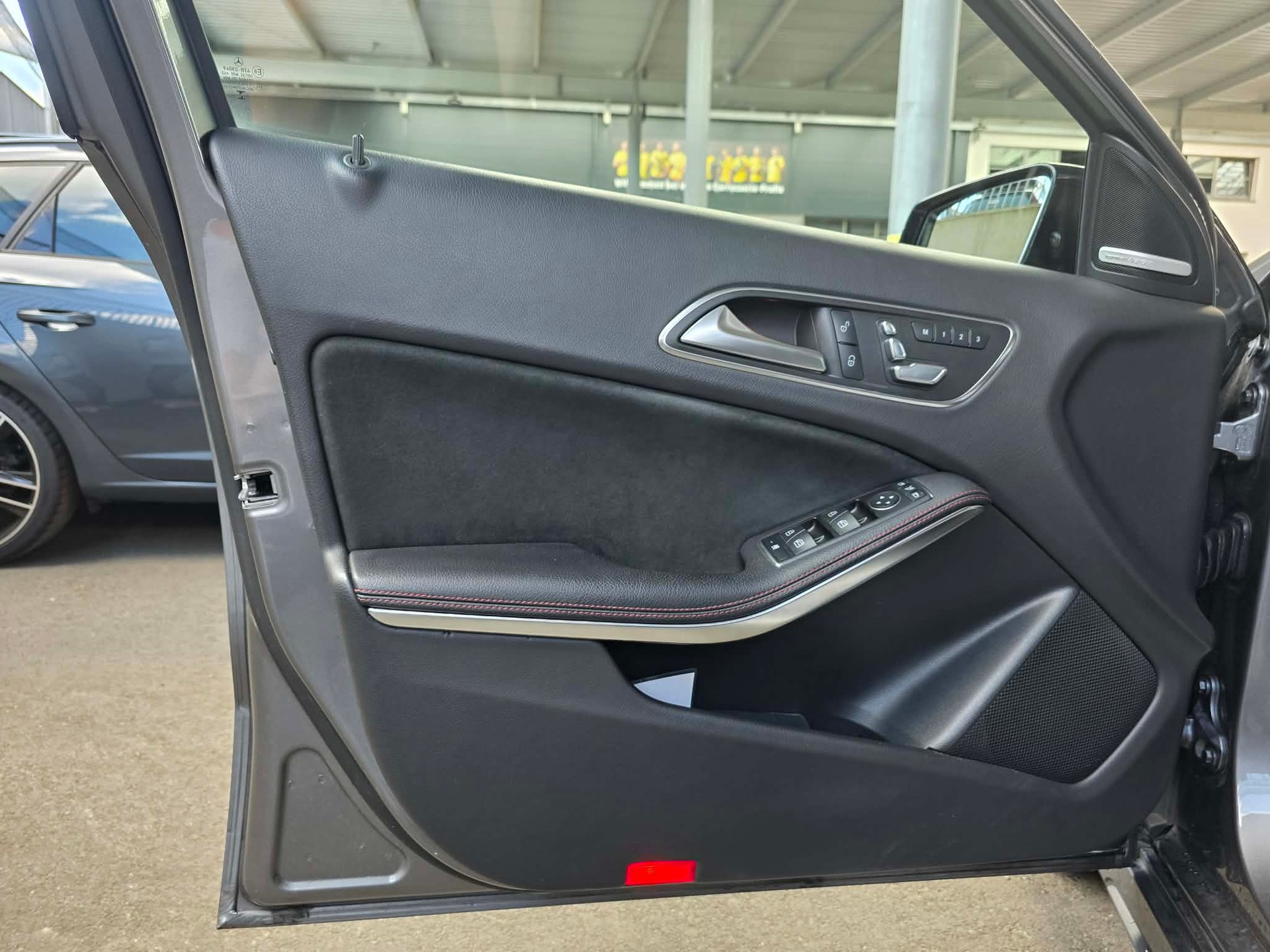 MERCEDES-BENZ A 250 Sport 4m-image-5