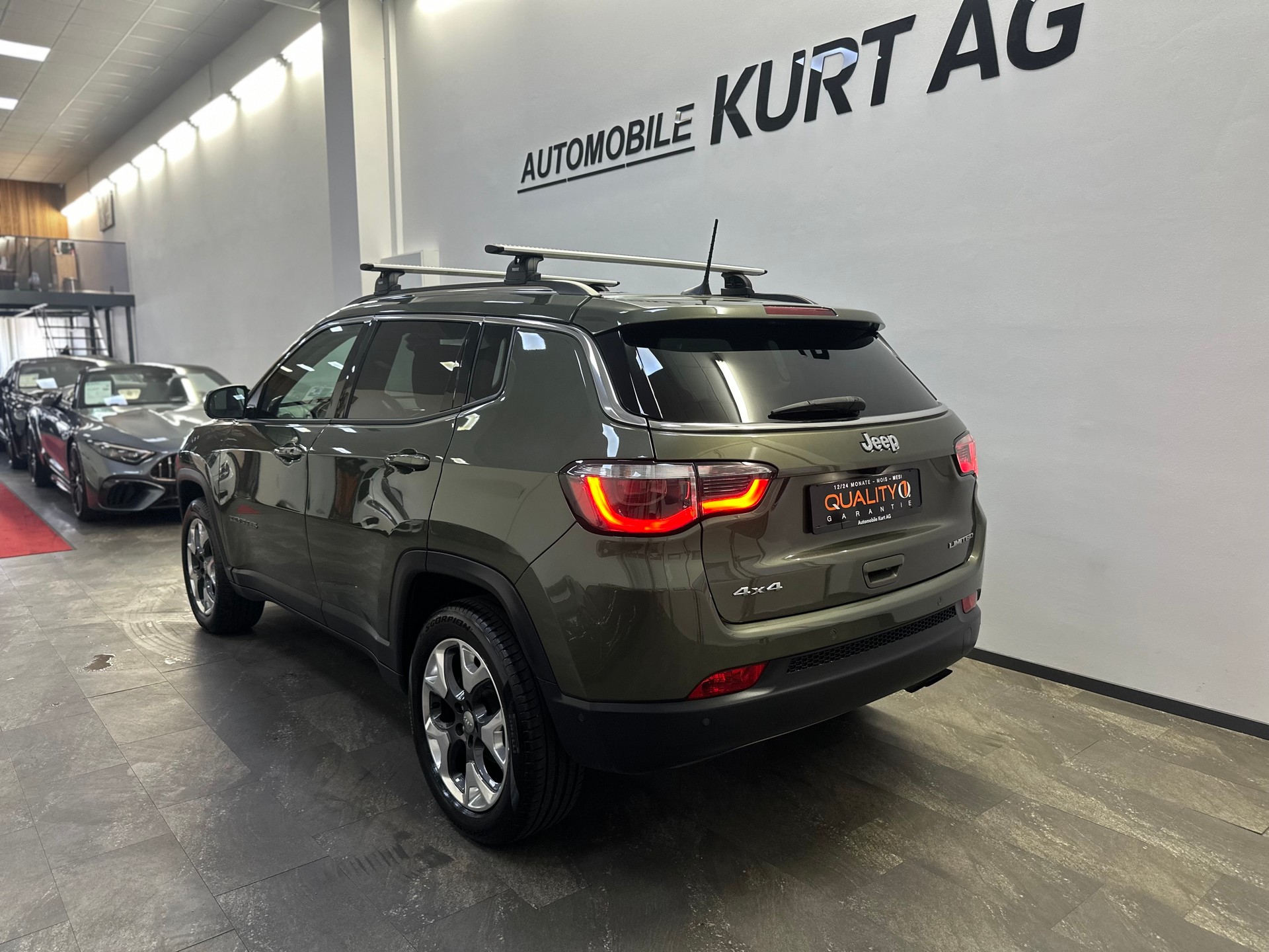 JEEP Compass 1.4 Turbo Limited AWD 9ATX-showroom-element-3