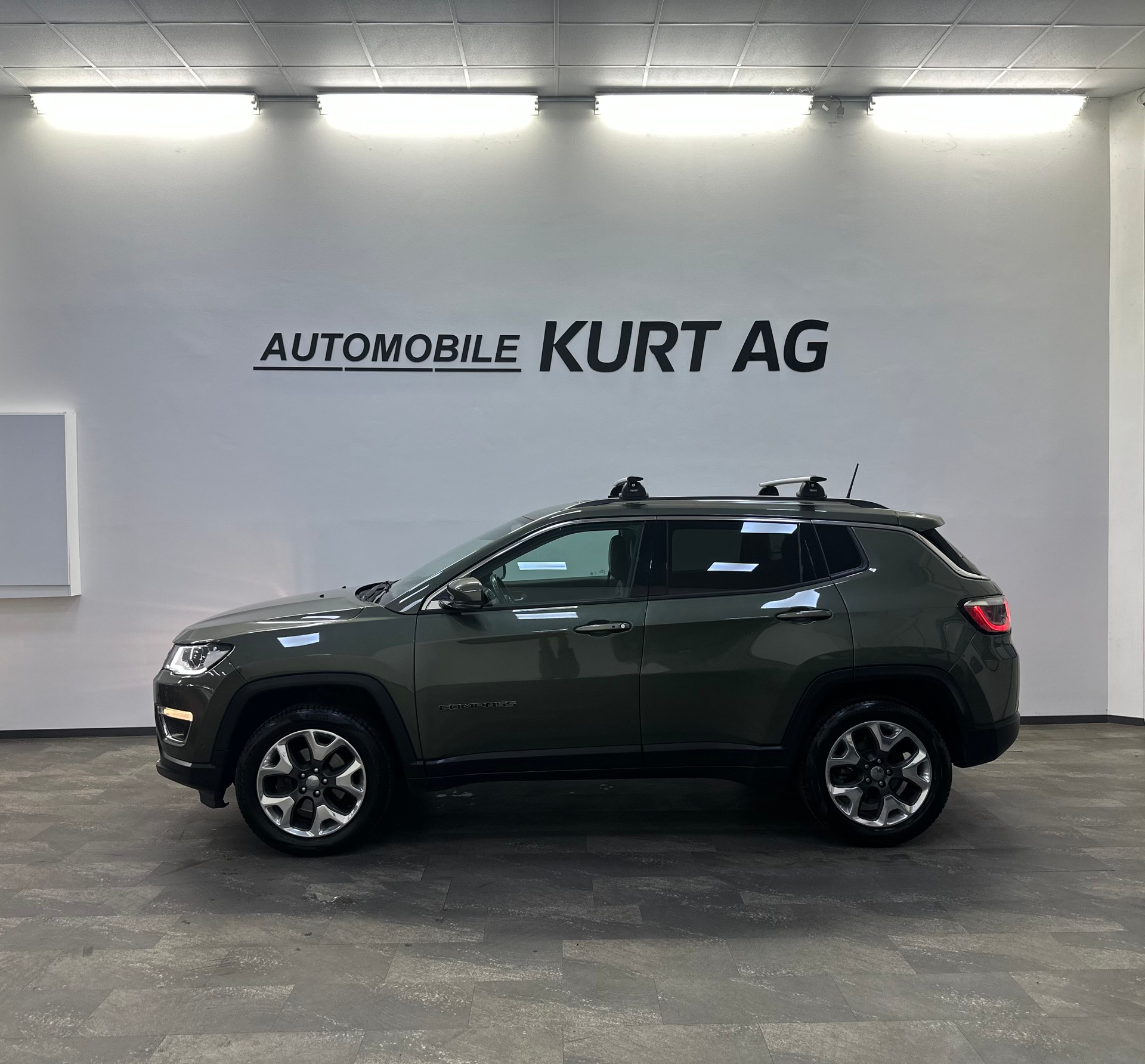 JEEP Compass 1.4 Turbo Limited AWD 9ATX-showroom-element-2