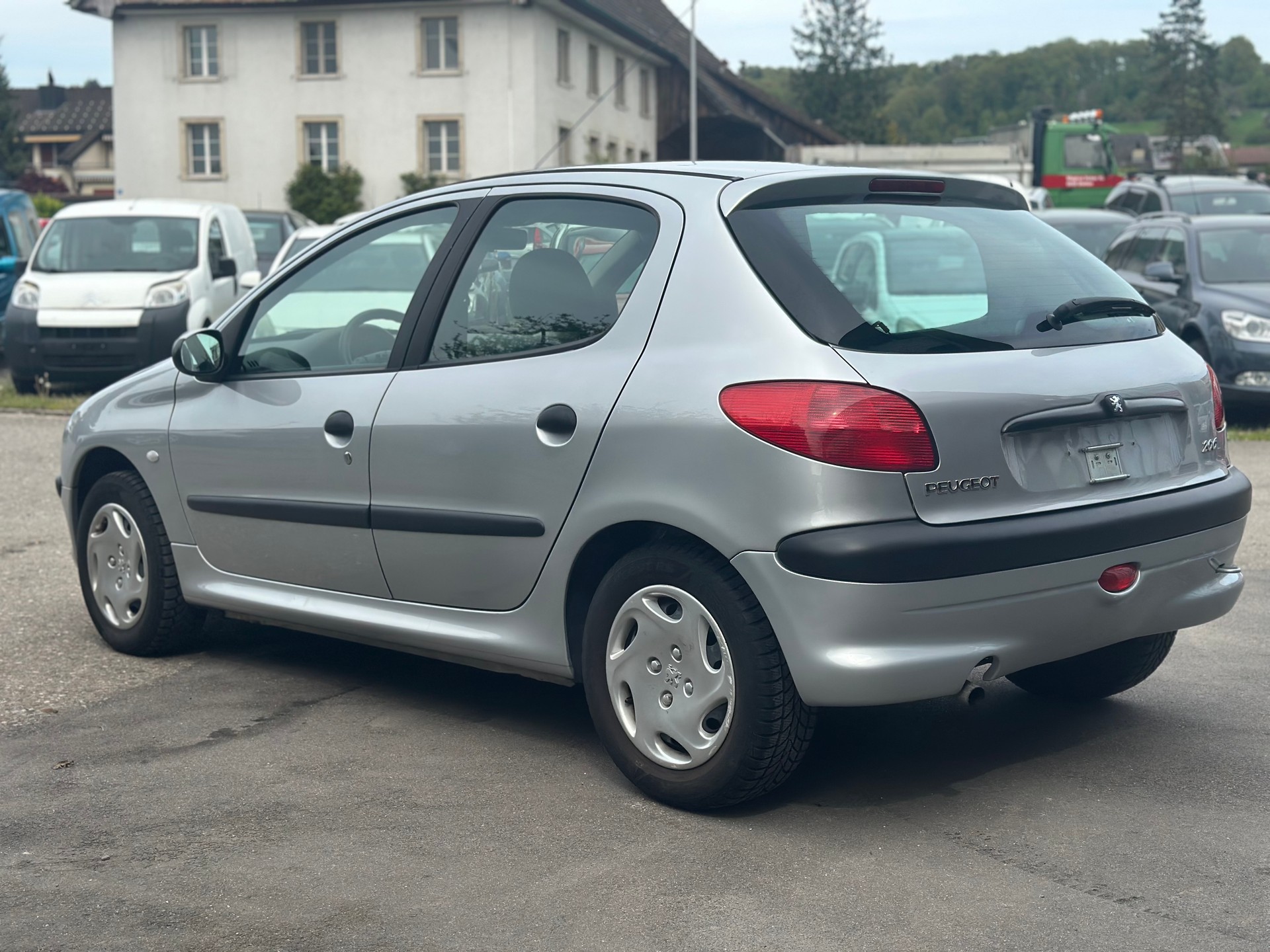 PEUGEOT 206 1.6 16V (XT) Premium-image-7