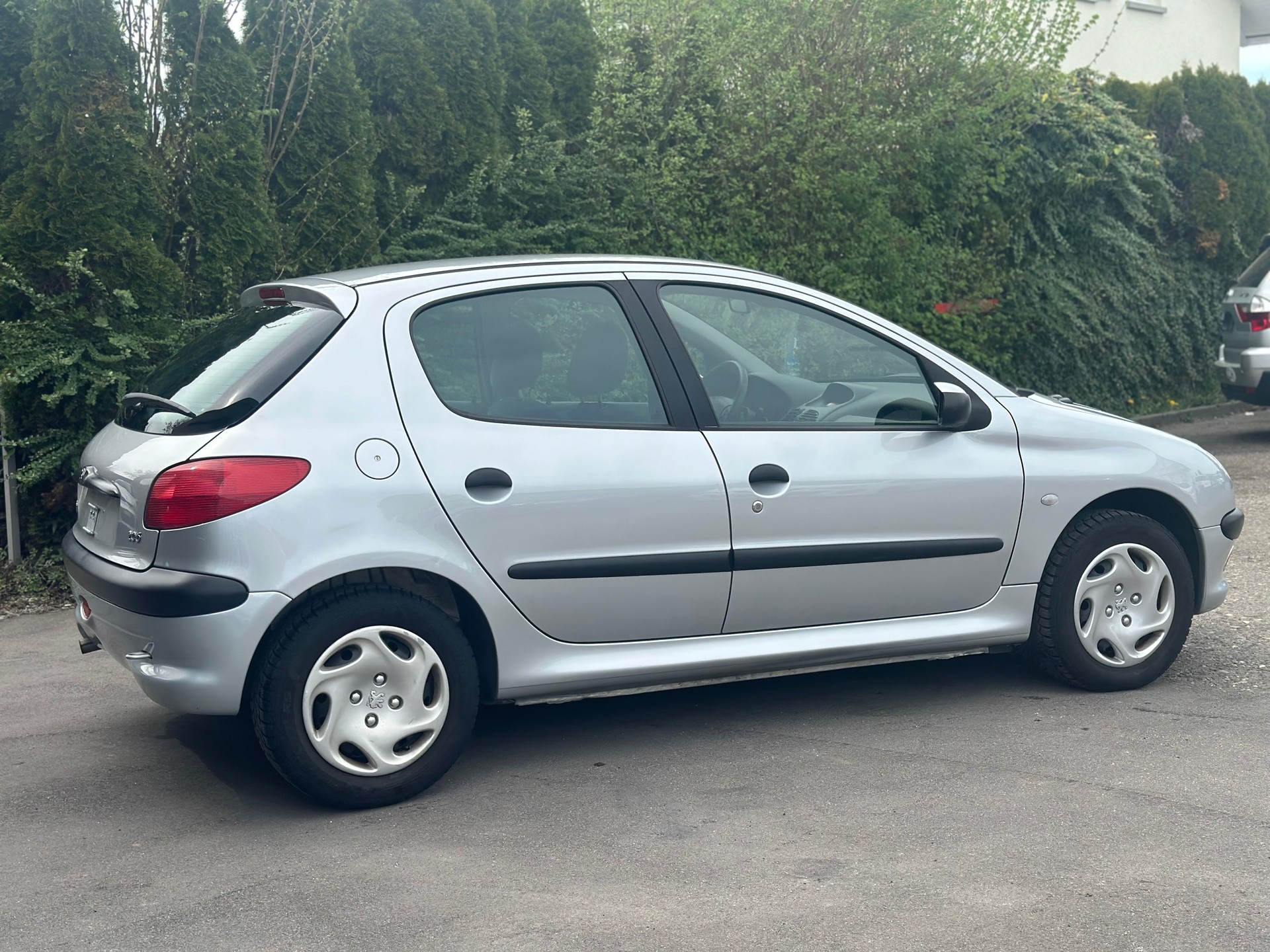 PEUGEOT 206 1.6 16V (XT) Premium-image-3