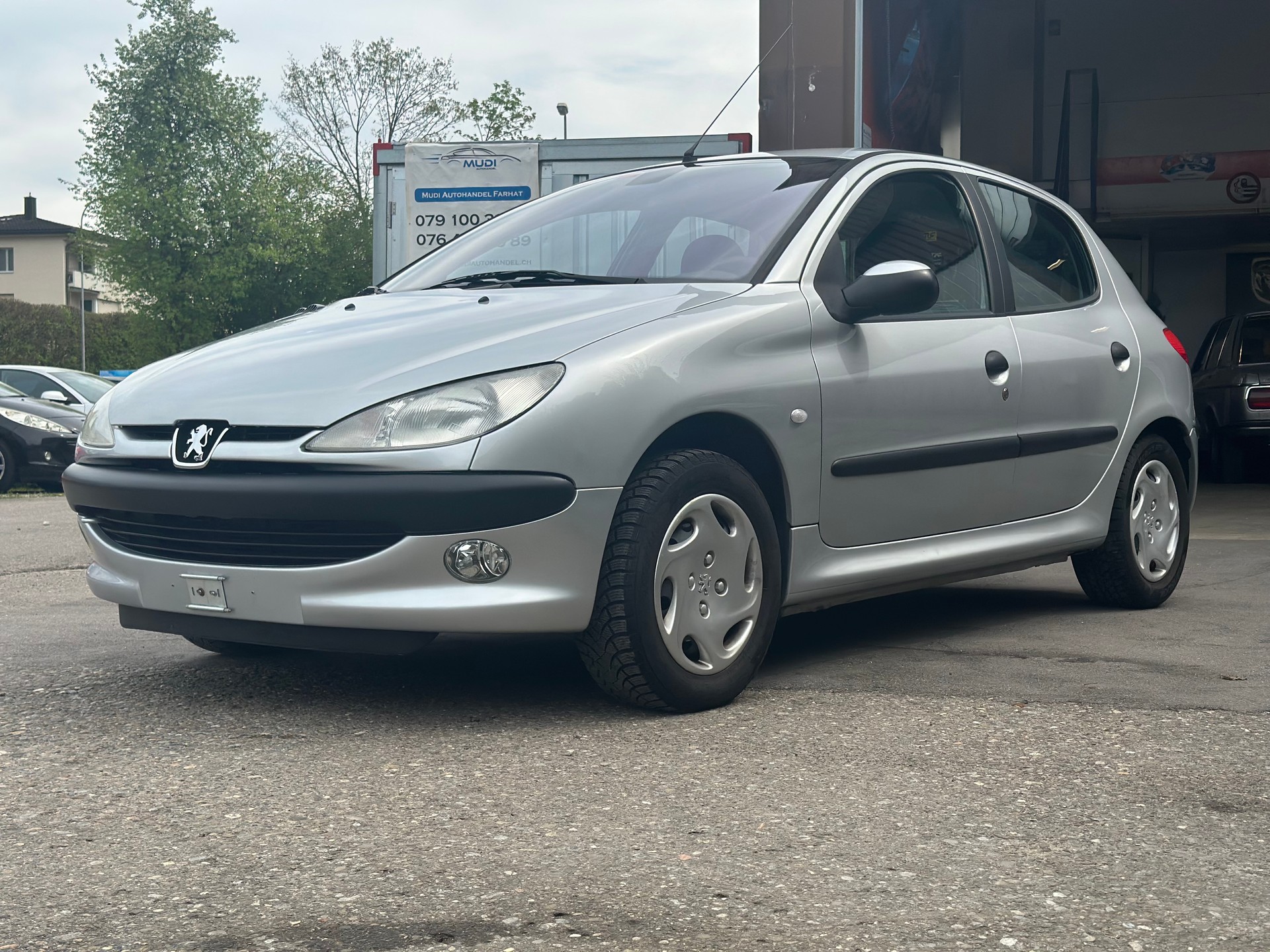 PEUGEOT 206 1.6 16V (XT) Premium-image-8