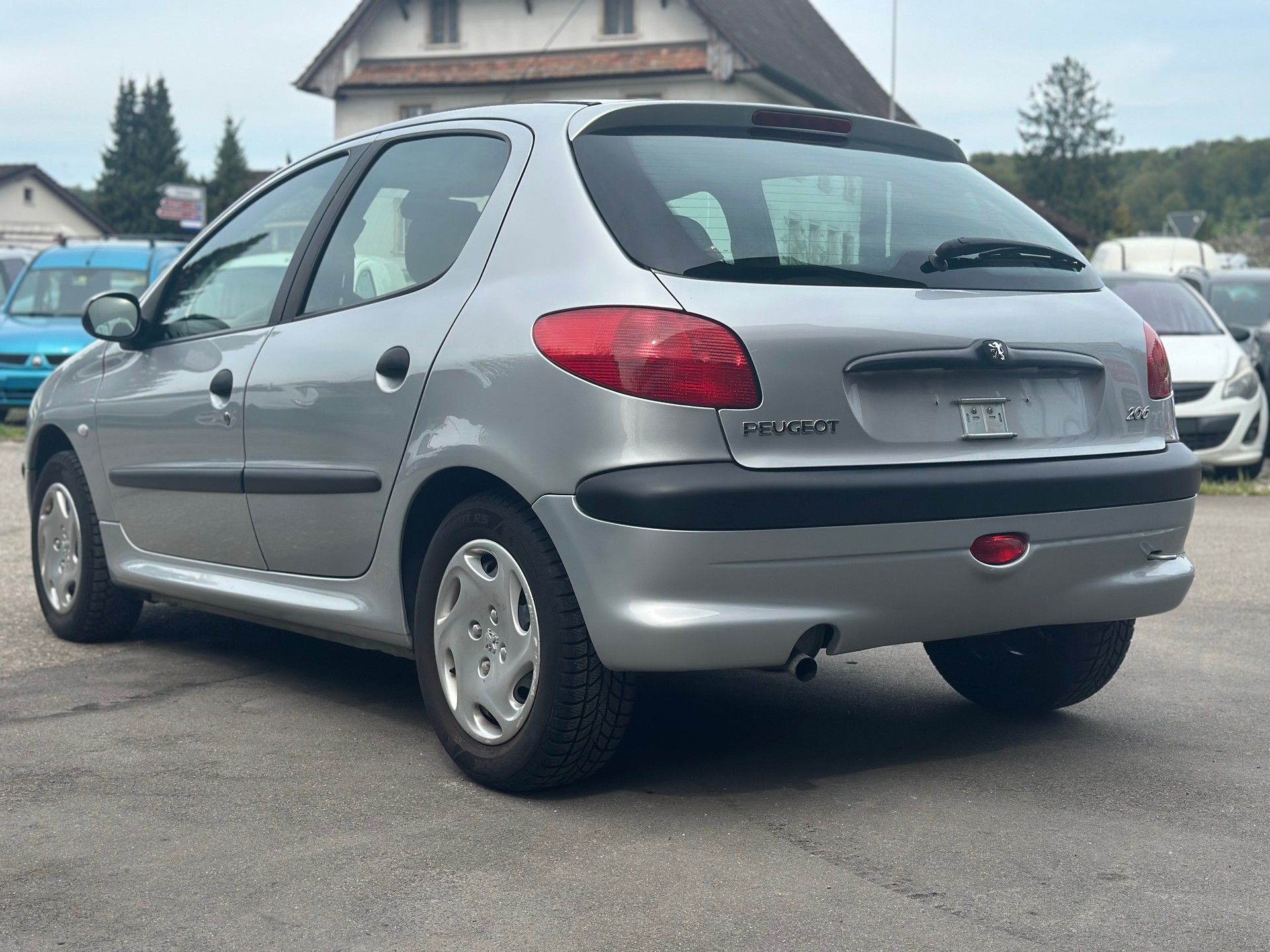 PEUGEOT 206 1.6 16V (XT) Premium-image-6
