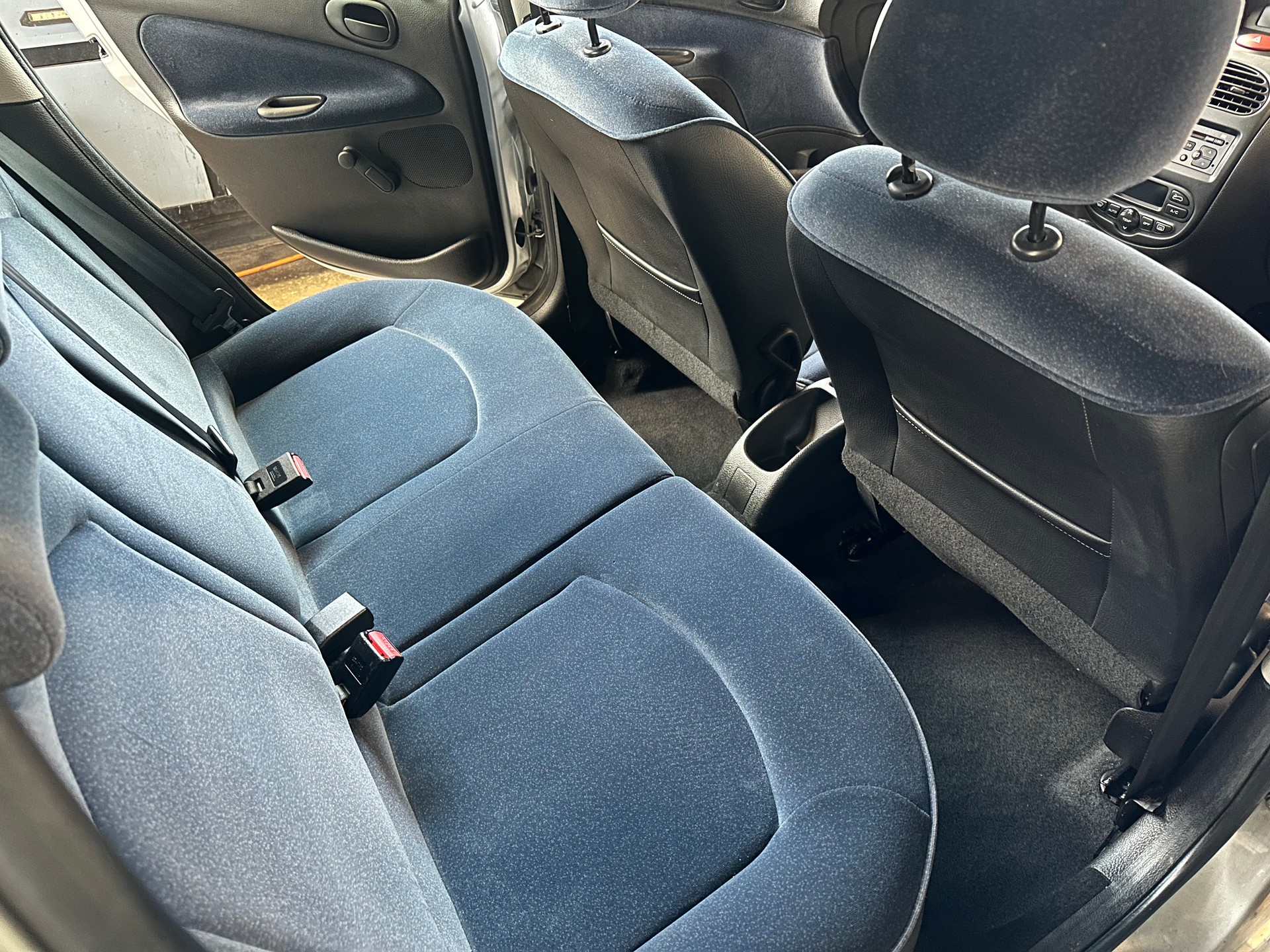 PEUGEOT 206 1.6 16V (XT) Premium-image-12