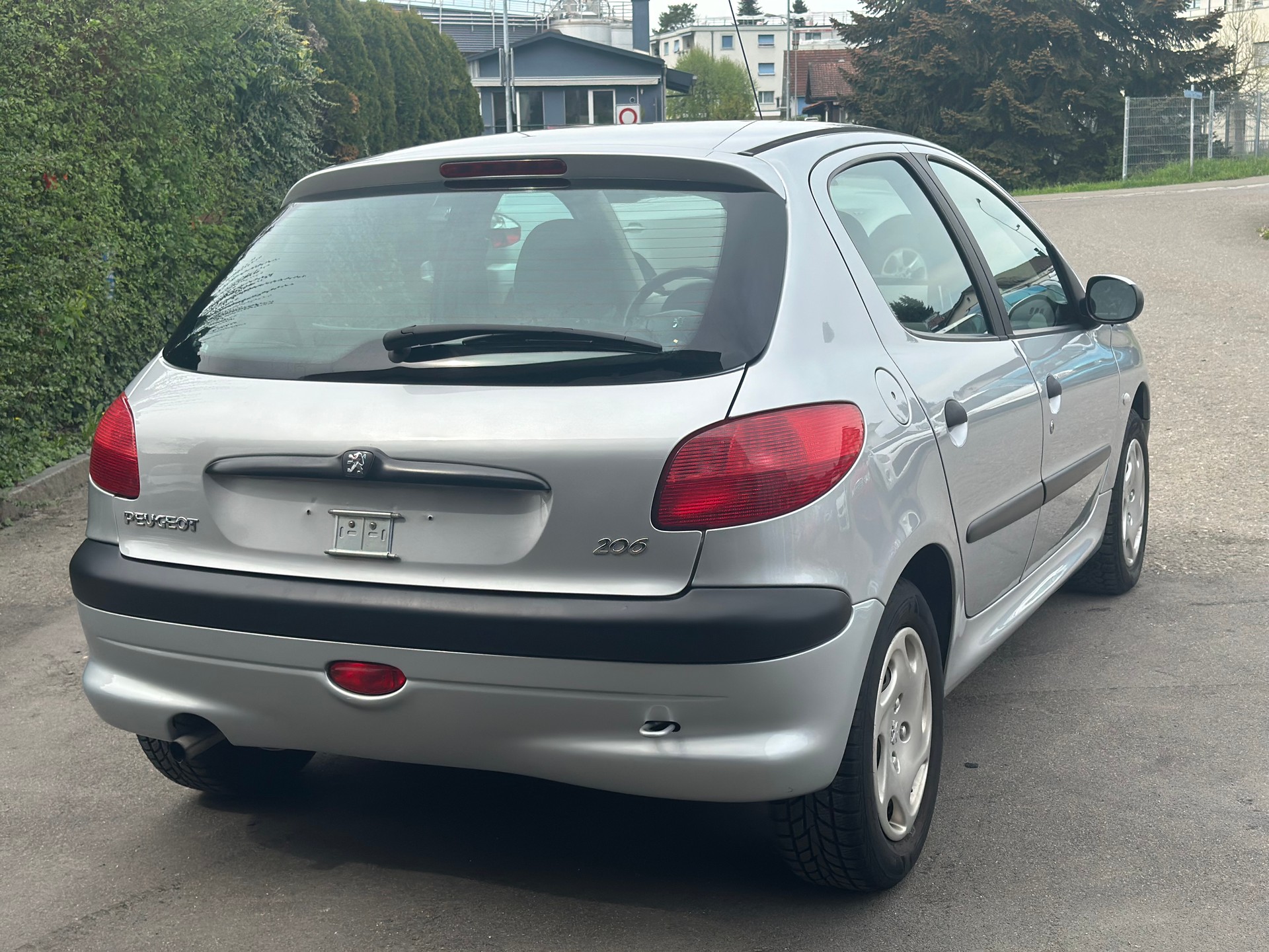 PEUGEOT 206 1.6 16V (XT) Premium-image-4
