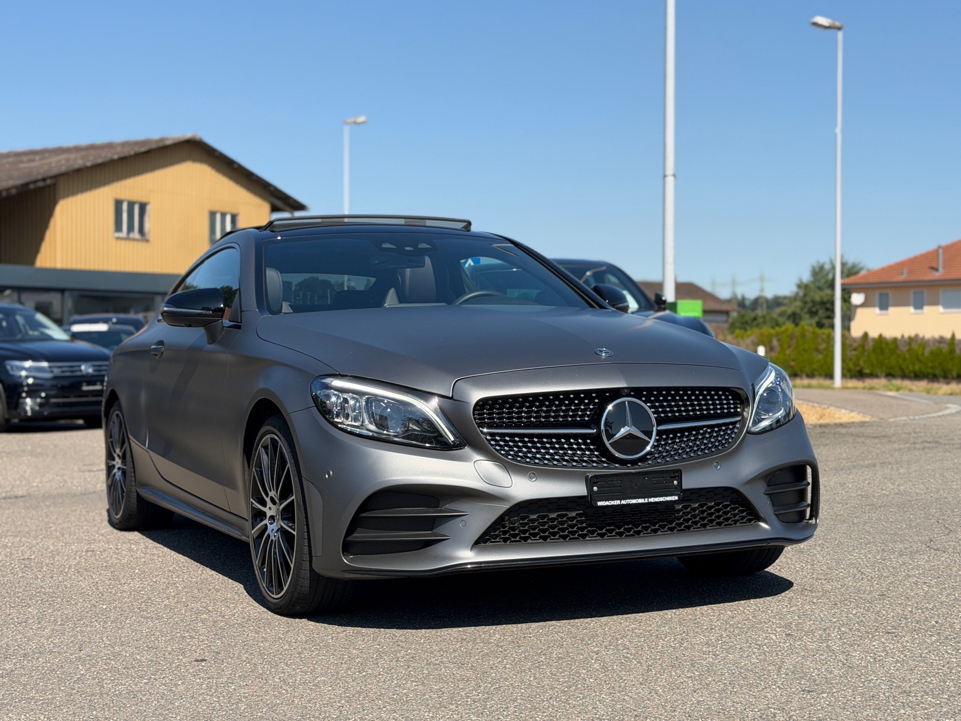MERCEDES-BENZ C 200 Coupé 4Matic AMG Line 9G-Tronic-image-2