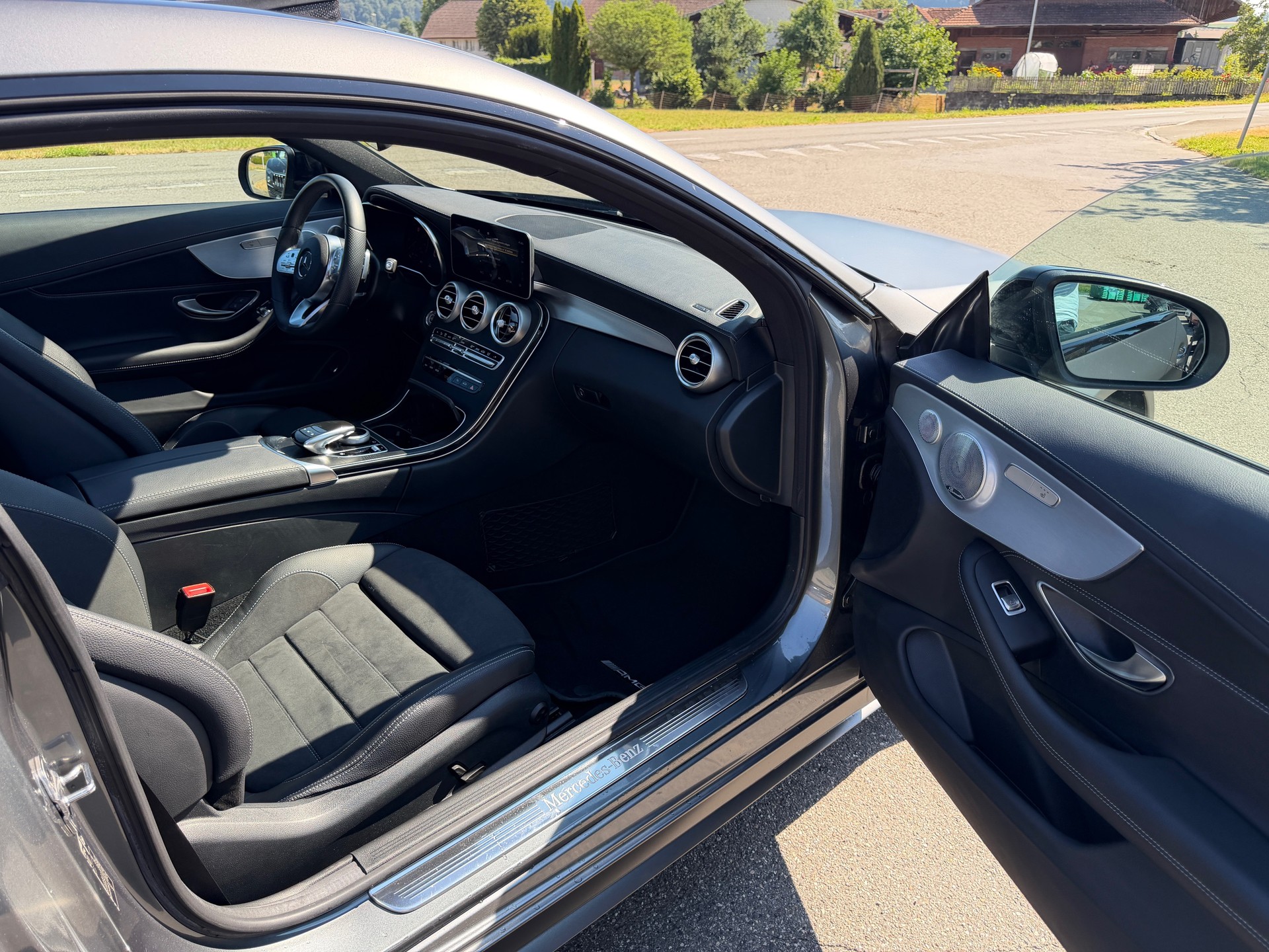 MERCEDES-BENZ C 200 Coupé 4Matic AMG Line 9G-Tronic-image-9