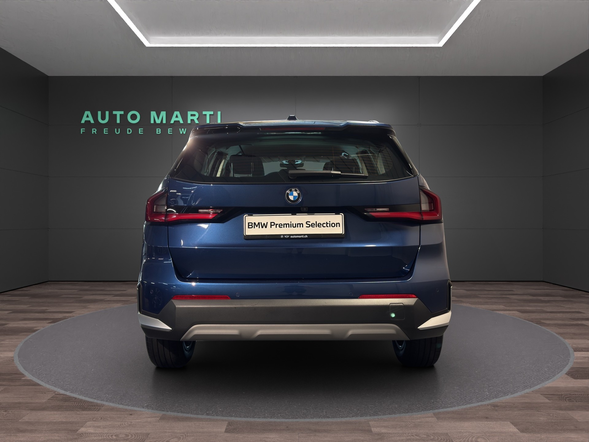 BMW X1 18d sDrive-showroom-element-2
