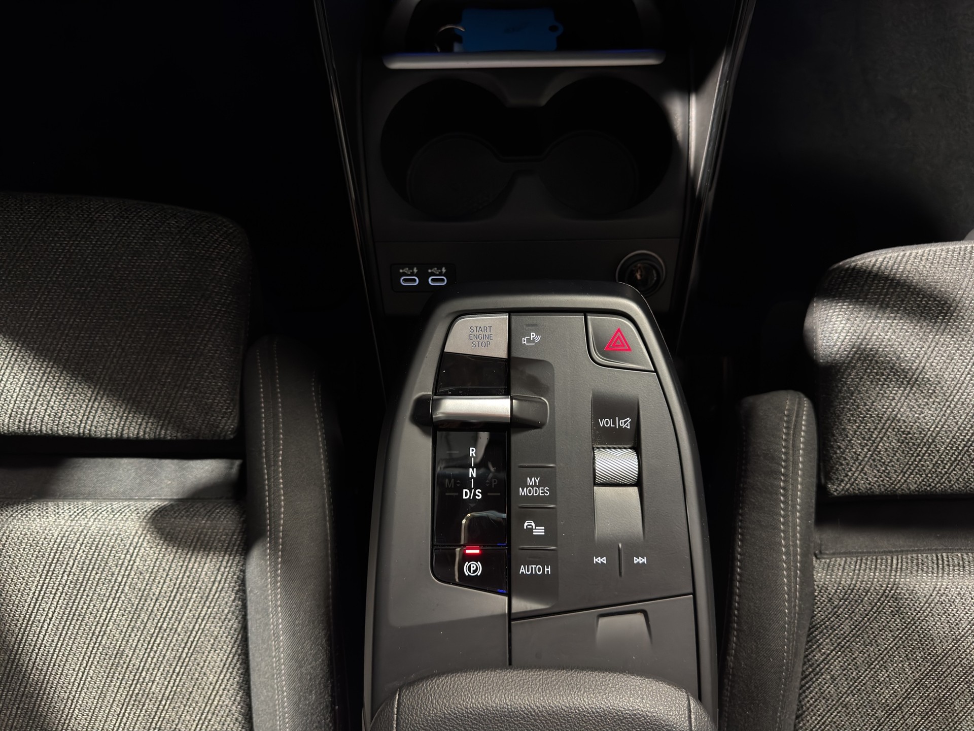 BMW X1 18d sDrive-image-9