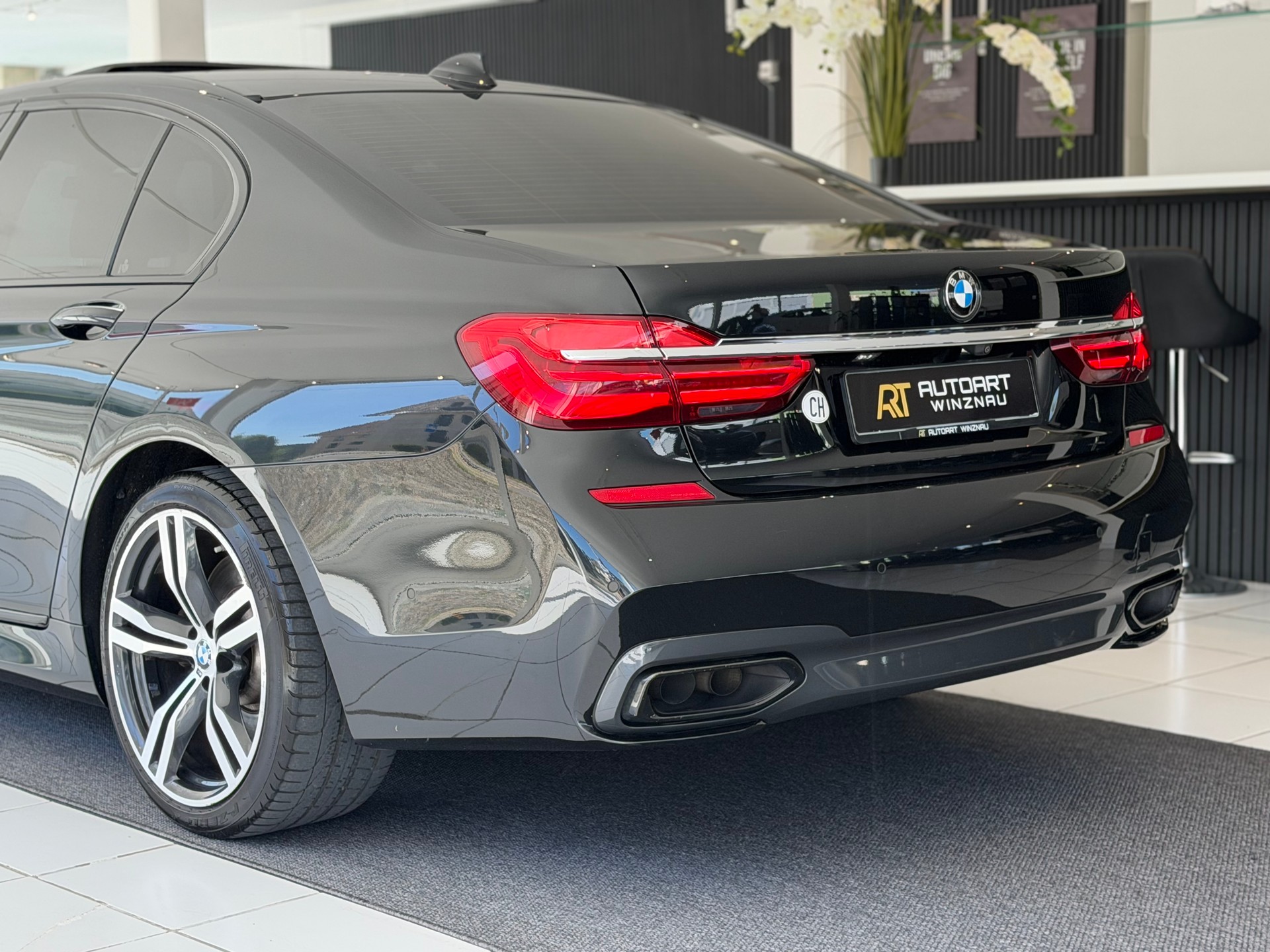 BMW 750i xDrive M Sport Steptronic **Frisch ab MFK**-image-8