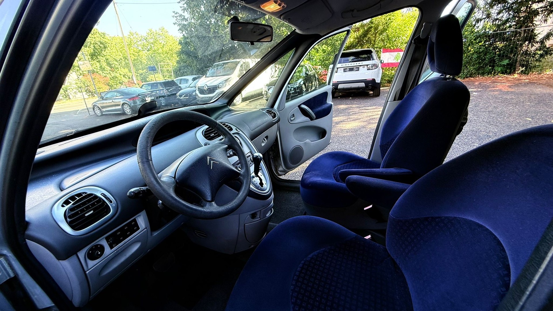 CITROEN Xsara Picasso 2.0i 16V Exclusive Automatic-image-8