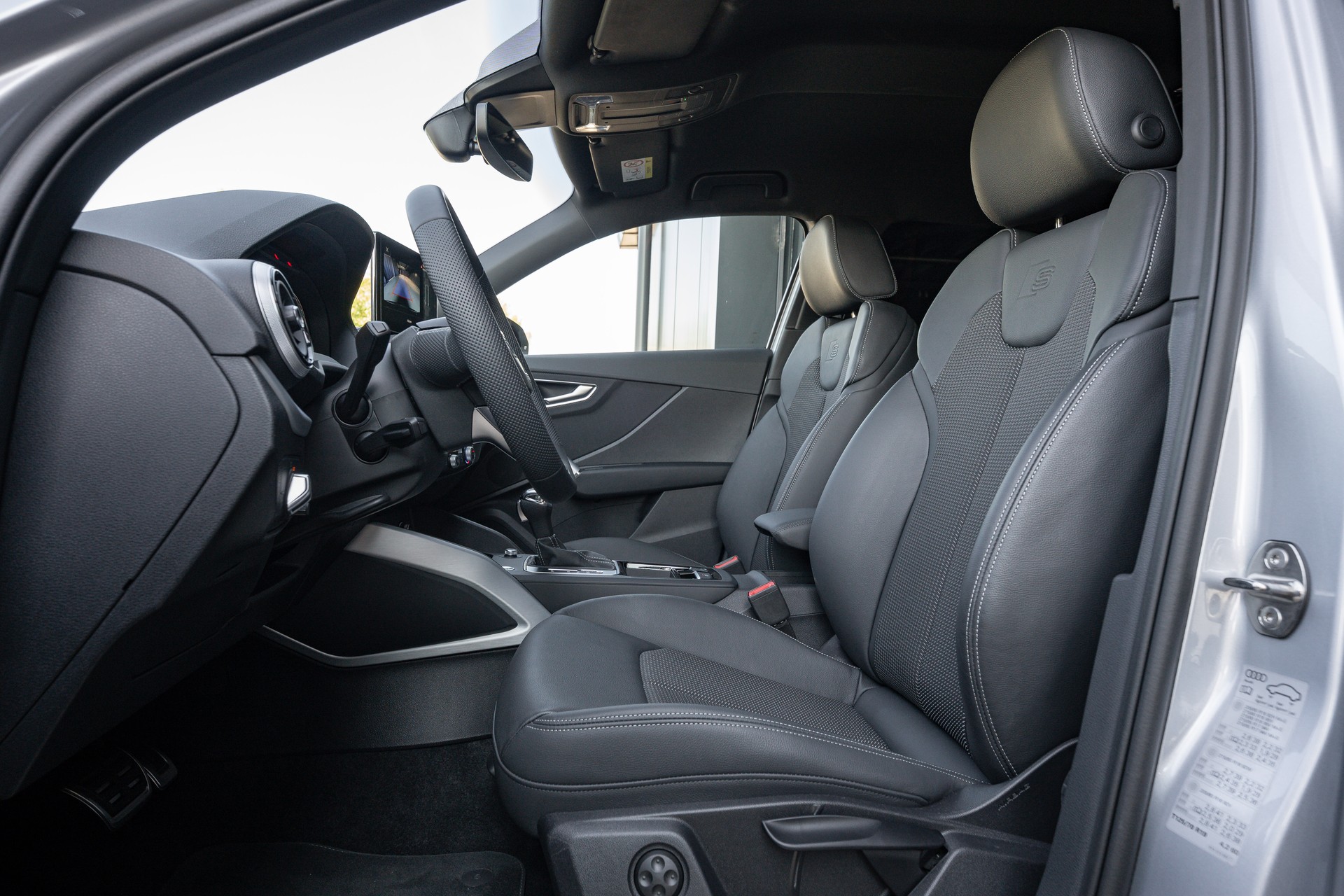 AUDI Q2 40 TFSI quattro S-tronic-image-9