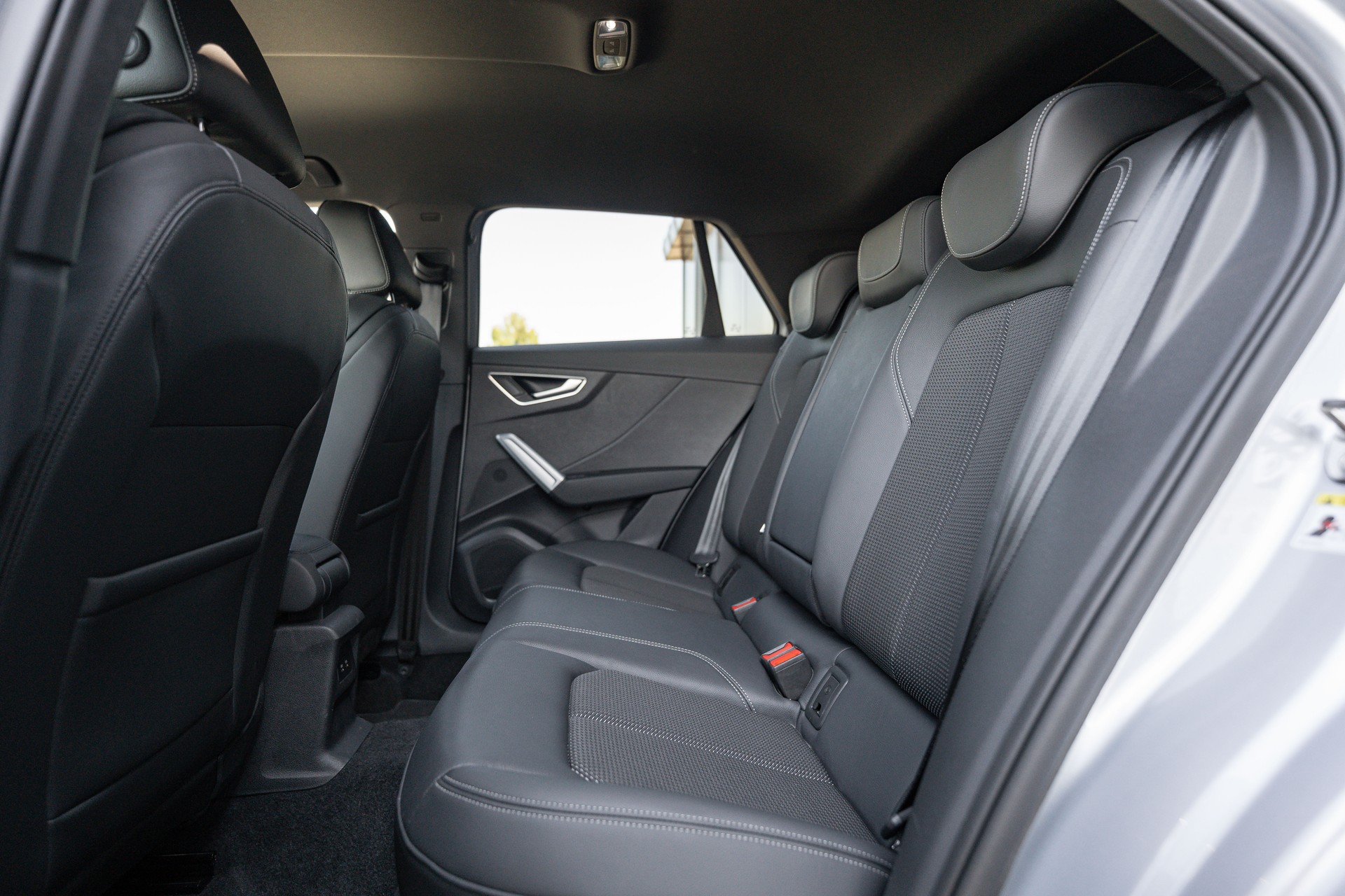 AUDI Q2 40 TFSI quattro S-tronic-image-11