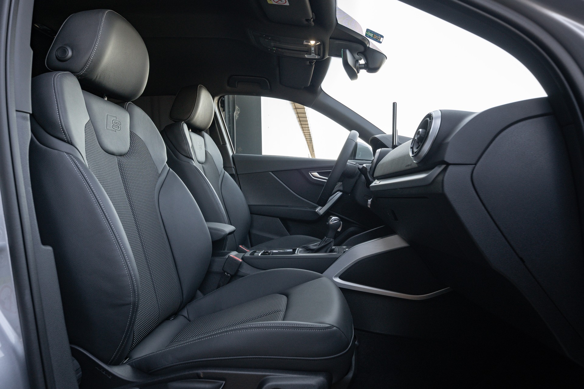 AUDI Q2 40 TFSI quattro S-tronic-image-10