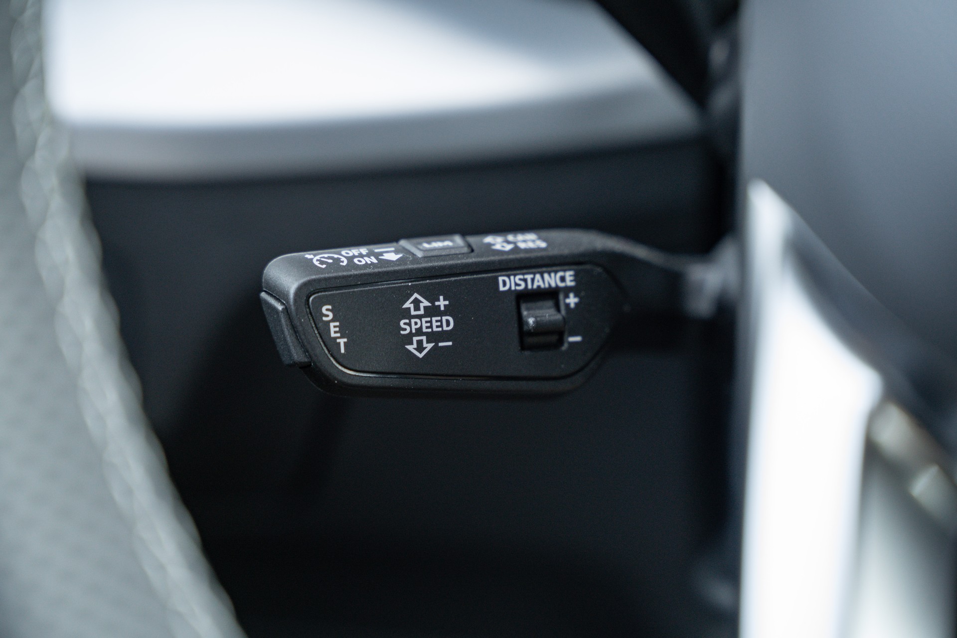 AUDI Q2 40 TFSI quattro S-tronic-image-21