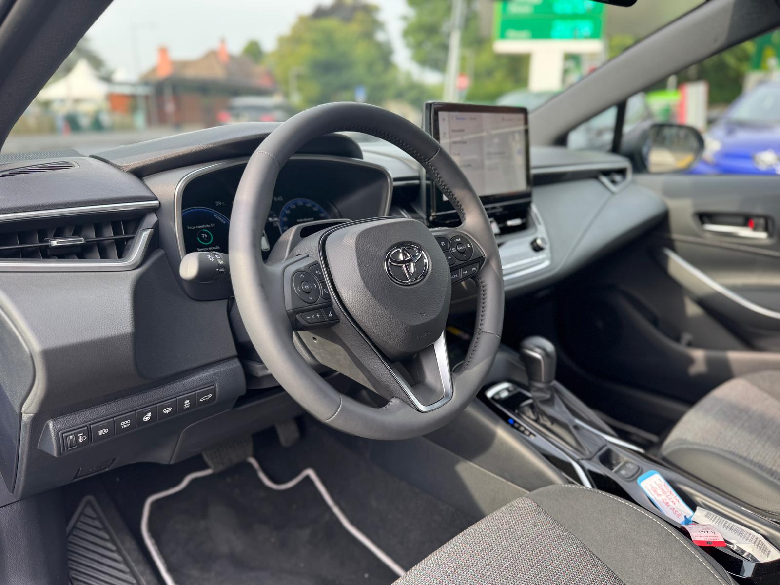 TOYOTA Corolla Touring Sports 1.8 HSD Trend e-CVT-image-8