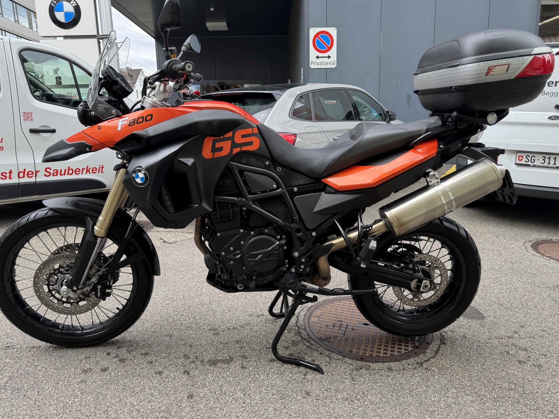 BMW F 800 GS-image-1