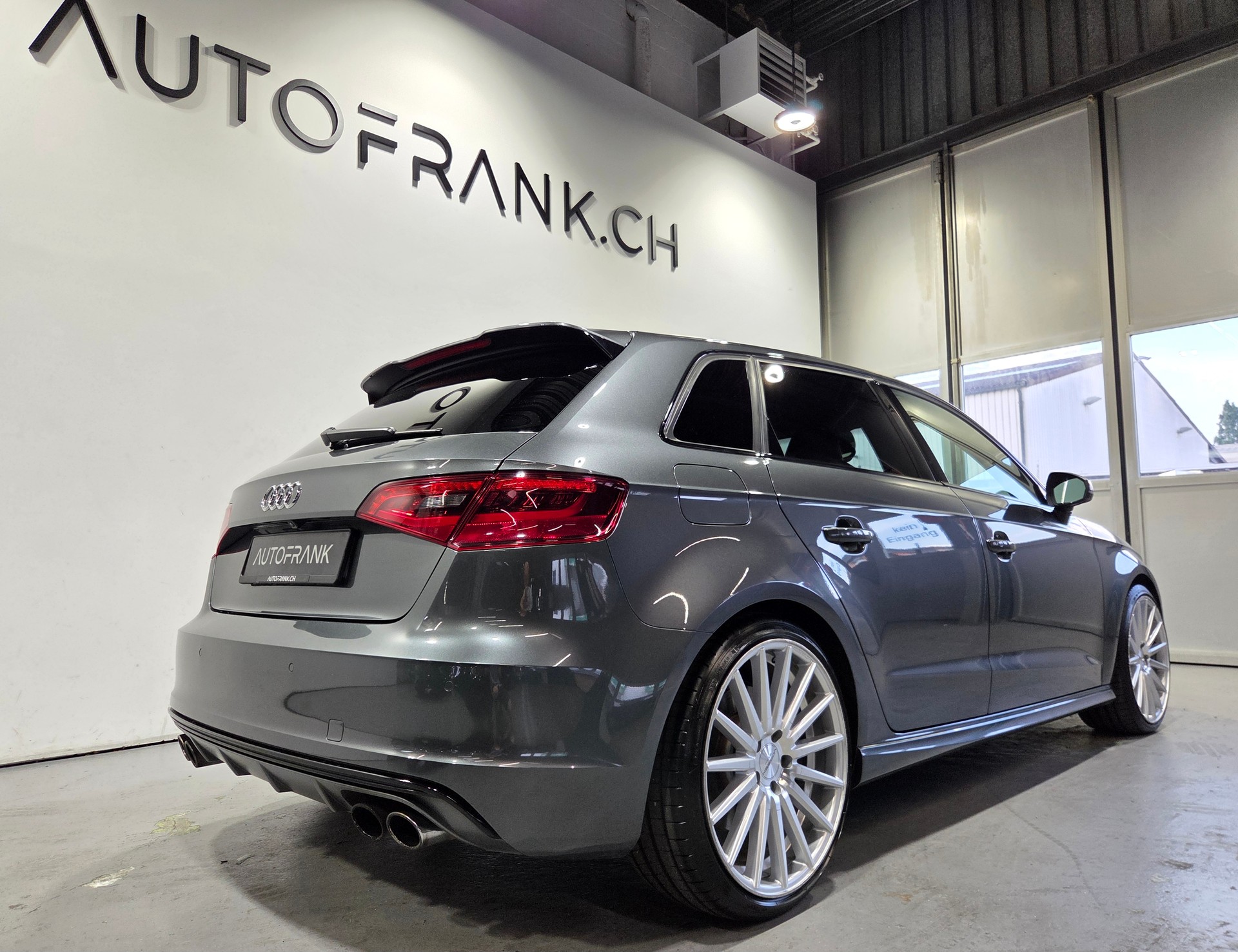 AUDI S3 Sportback 2.0 T FSI quattro S-Tronic-showroom-element-2