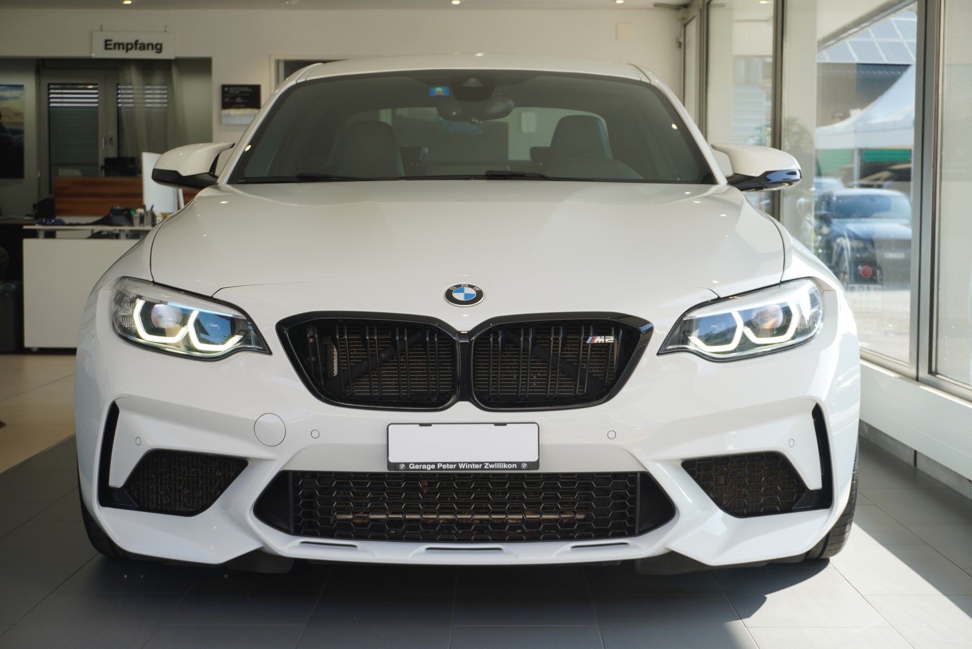 BMW M2 Competition Drivelogic-showroom-element-1