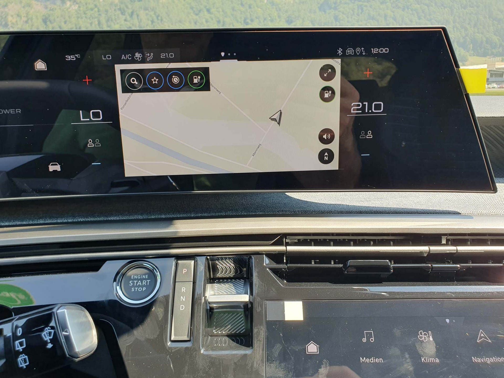 PEUGEOT 5008 e-Allure Premium 4x4-image-15