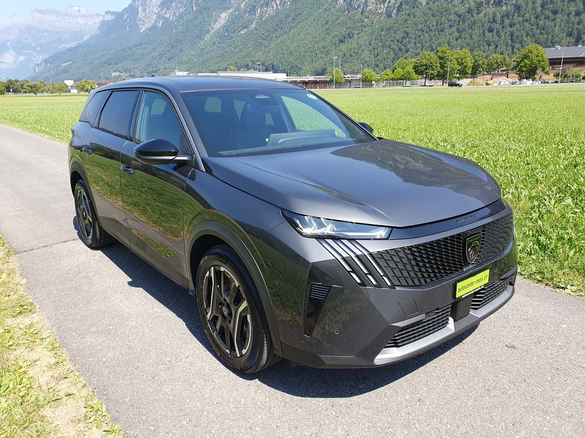 PEUGEOT 5008 e-Allure Premium 4x4