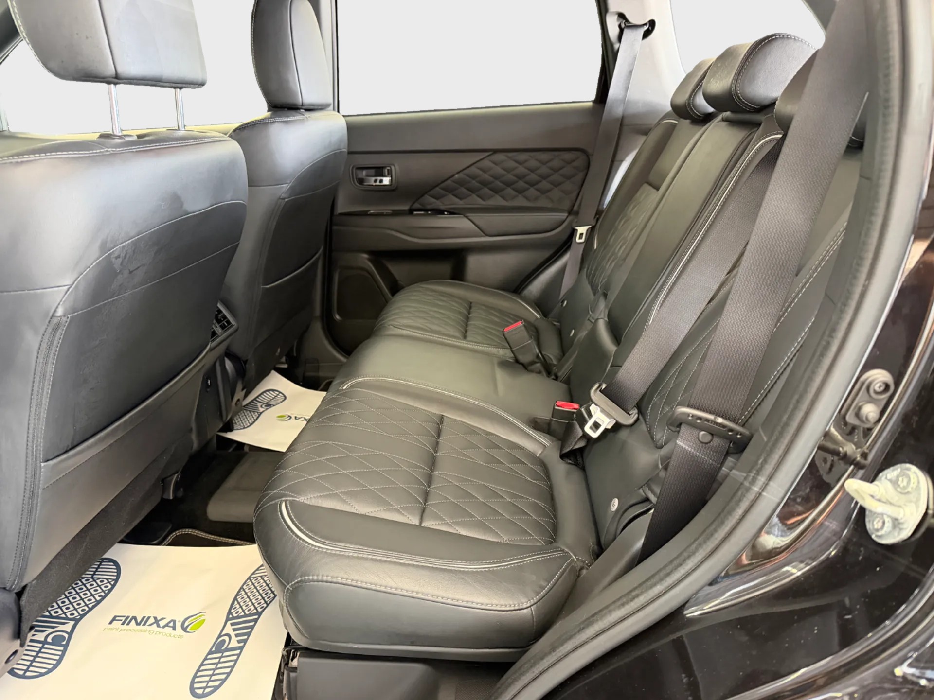 MITSUBISHI Outlander 2.4 PHEV Diamond S-Edition 4WD Automatic-image-7