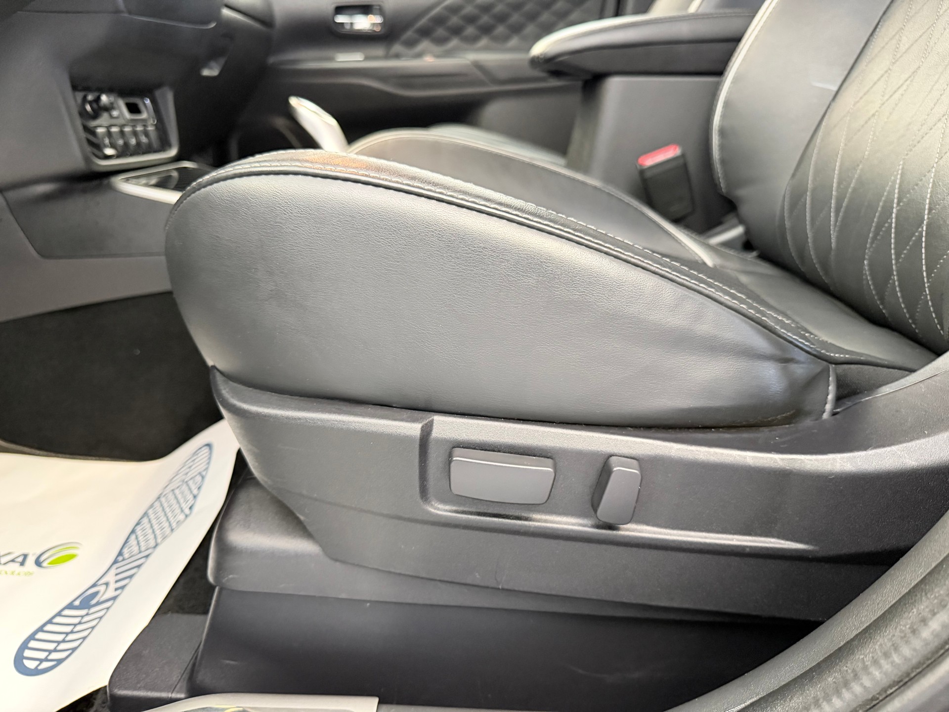 MITSUBISHI Outlander 2.4 PHEV Diamond S-Edition 4WD Automatic-image-10