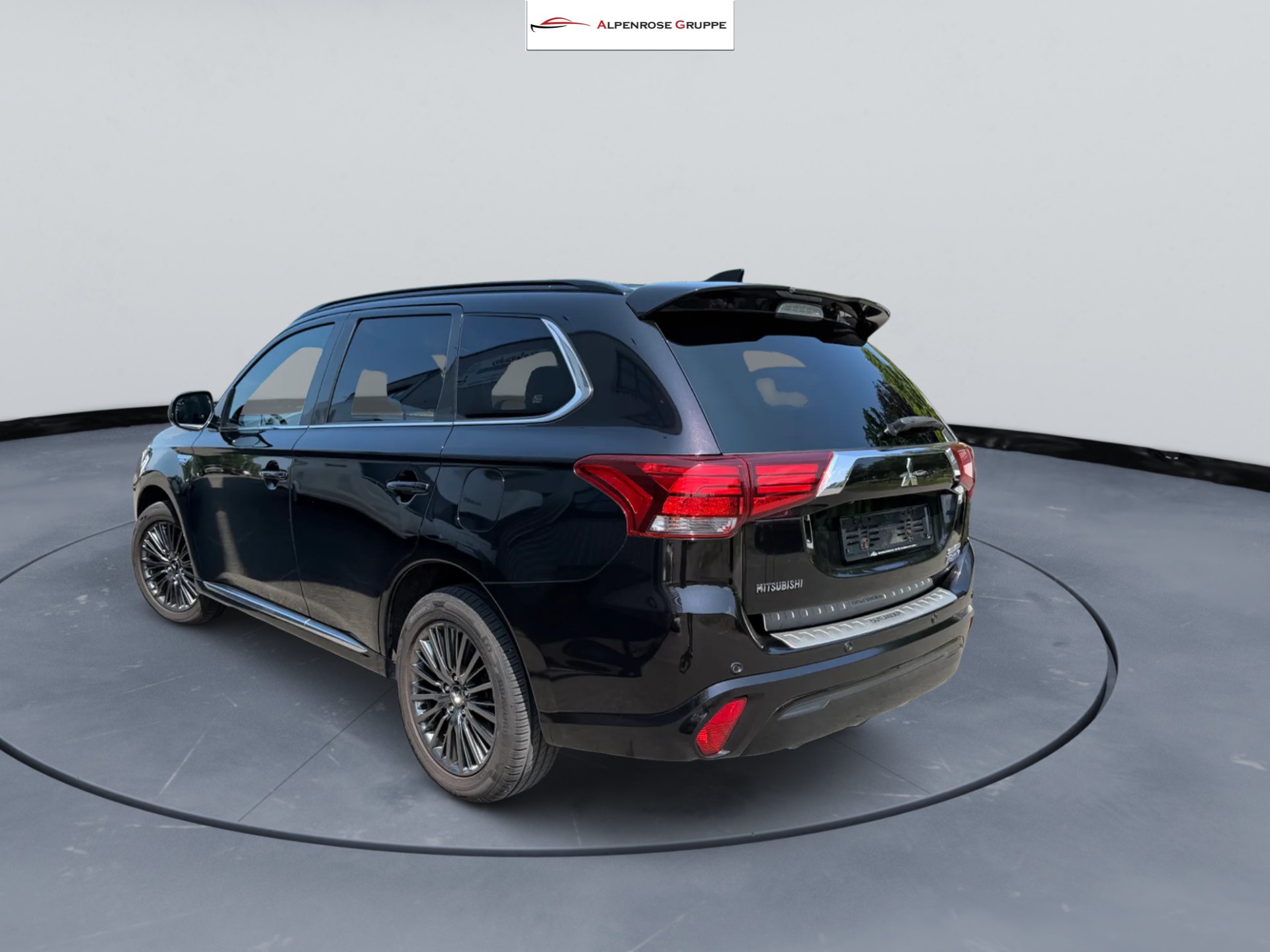 MITSUBISHI Outlander 2.4 PHEV Diamond S-Edition 4WD Automatic-image-5