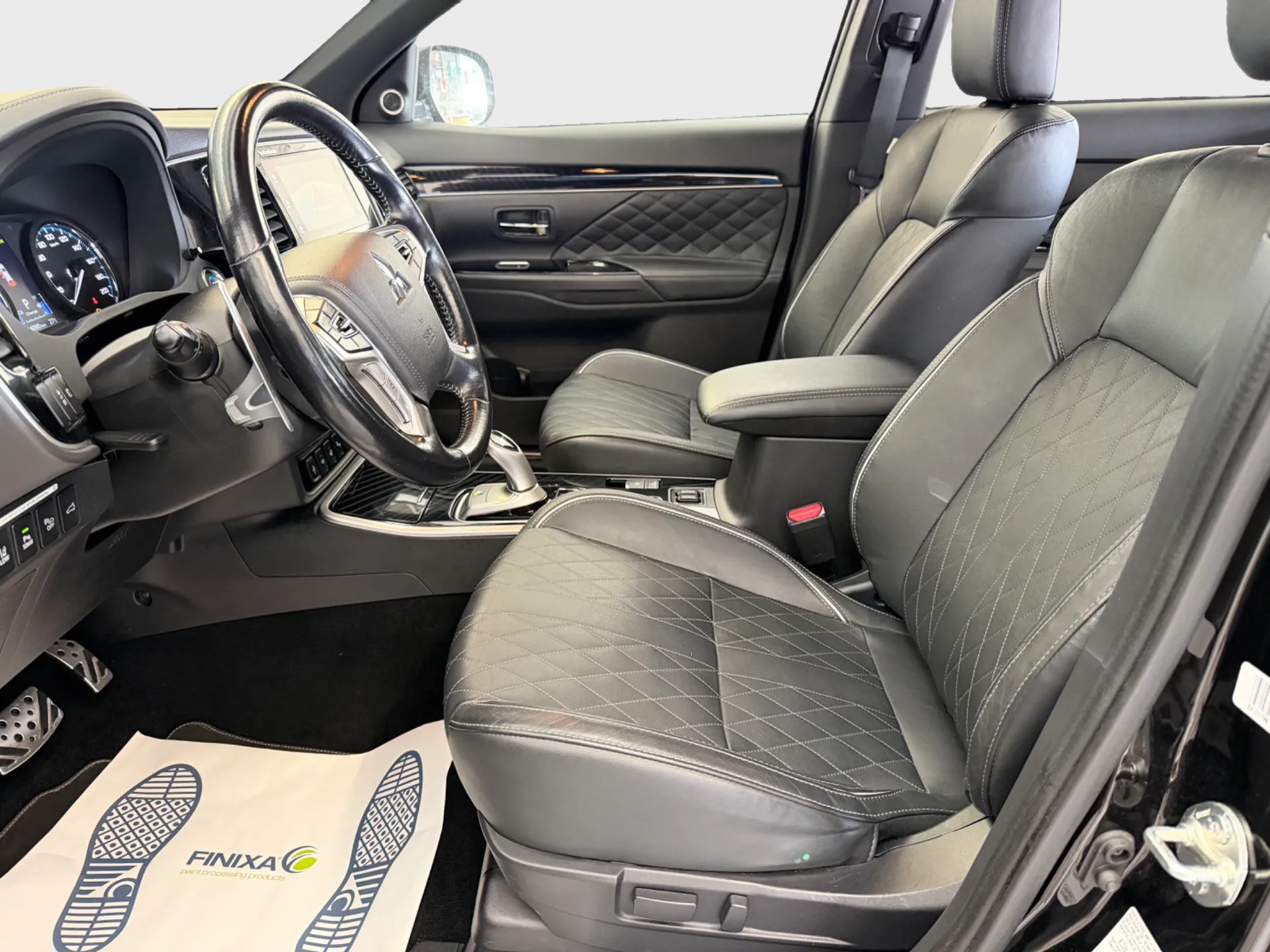 MITSUBISHI Outlander 2.4 PHEV Diamond S-Edition 4WD Automatic-image-6