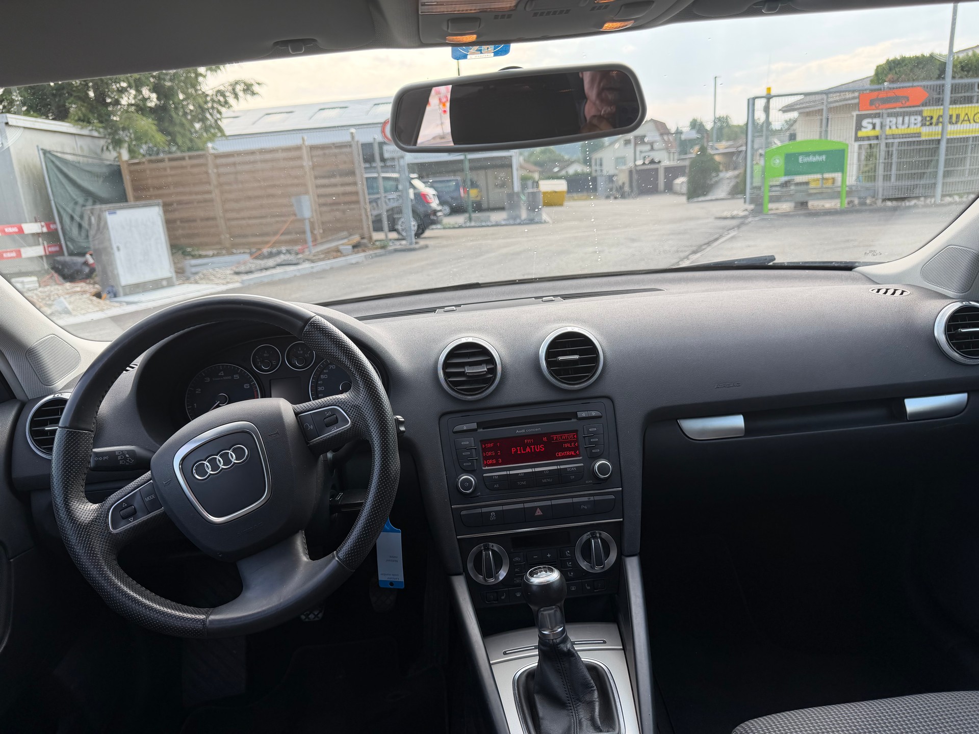 AUDI A3 Sportback 1.8 TFSI Attraction-image-9