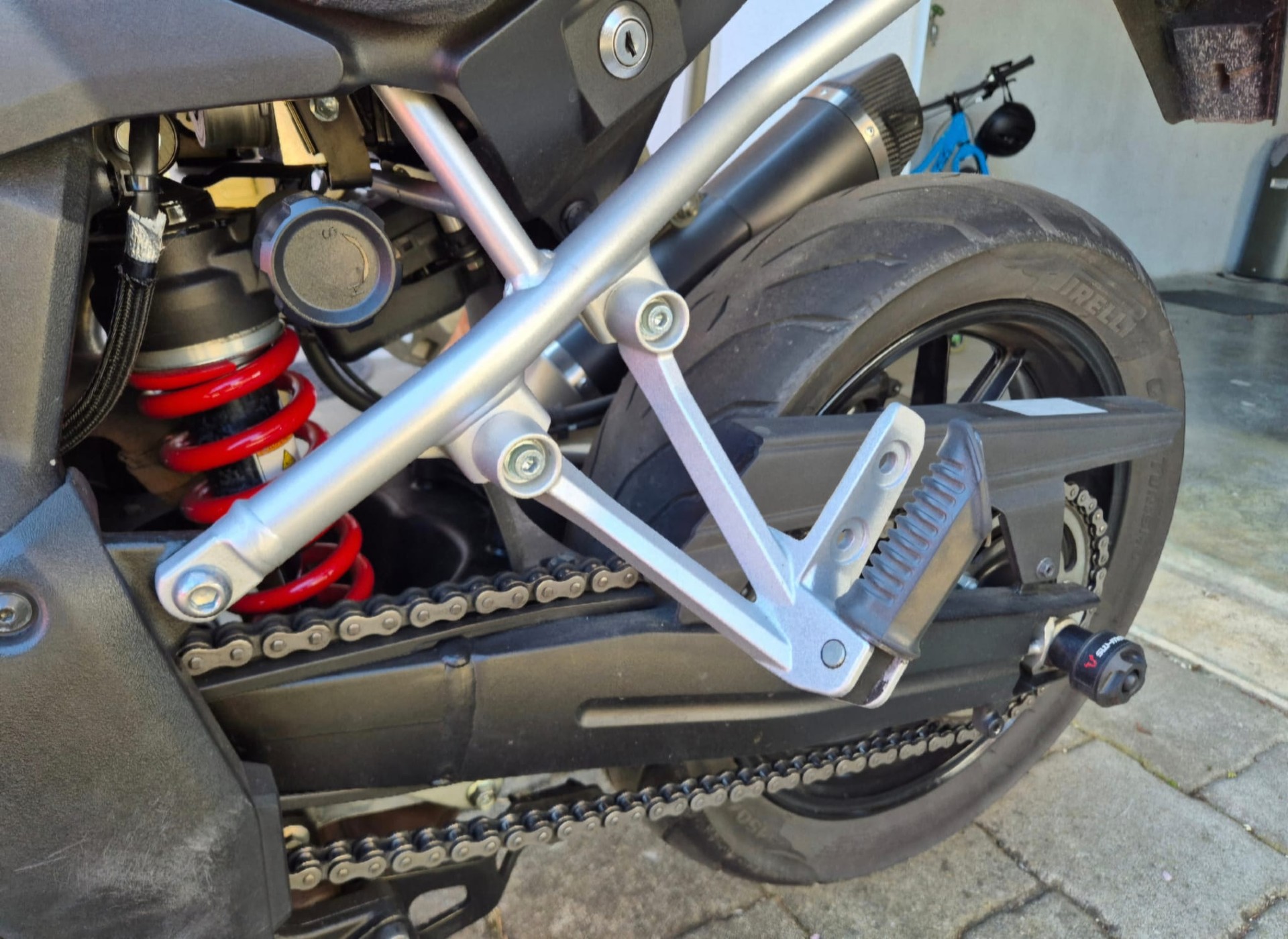 SUZUKI DL 1000 V-Strom Adventure L4-image-6