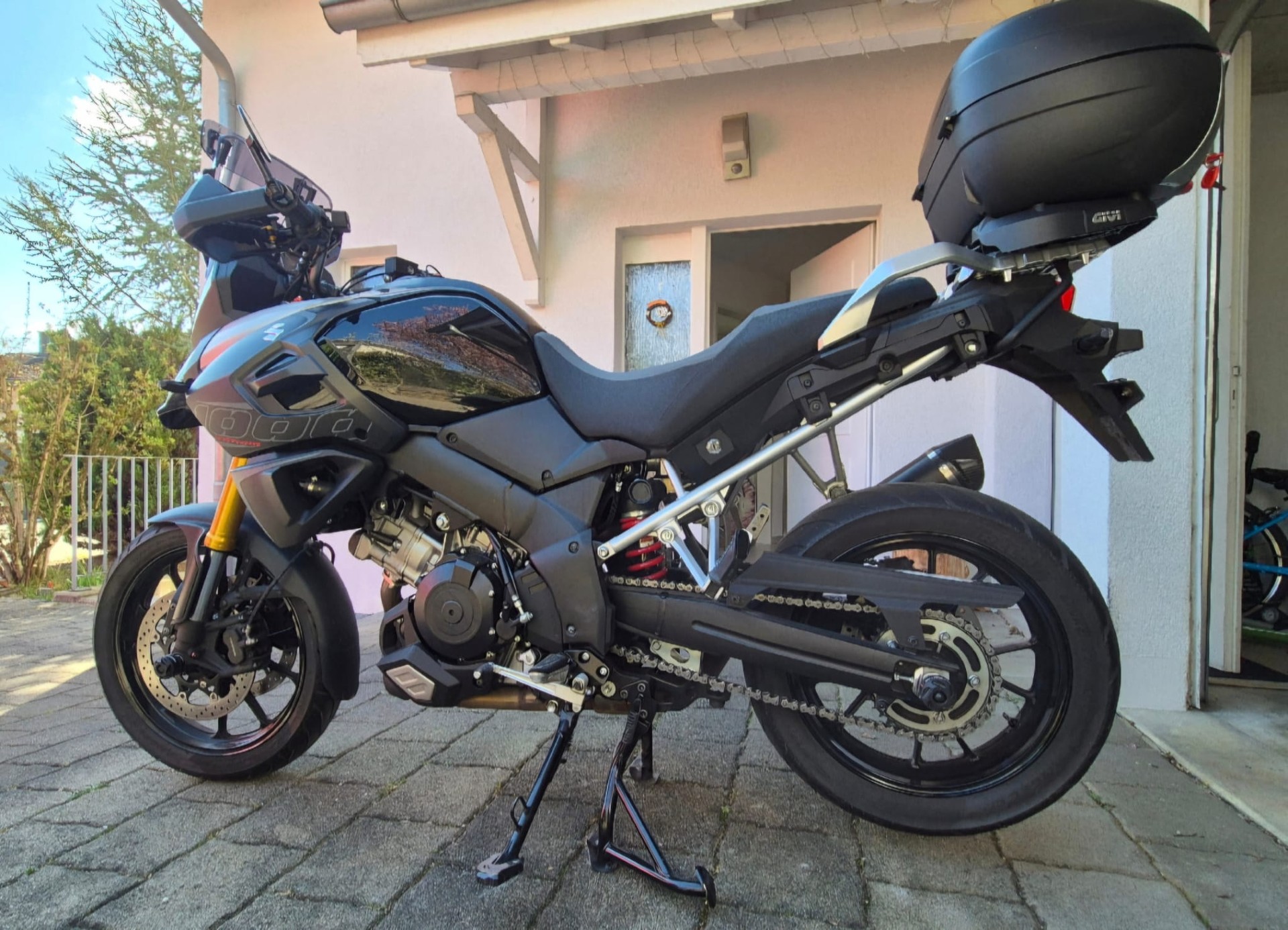 SUZUKI DL 1000 V-Strom Adventure L4-image-2