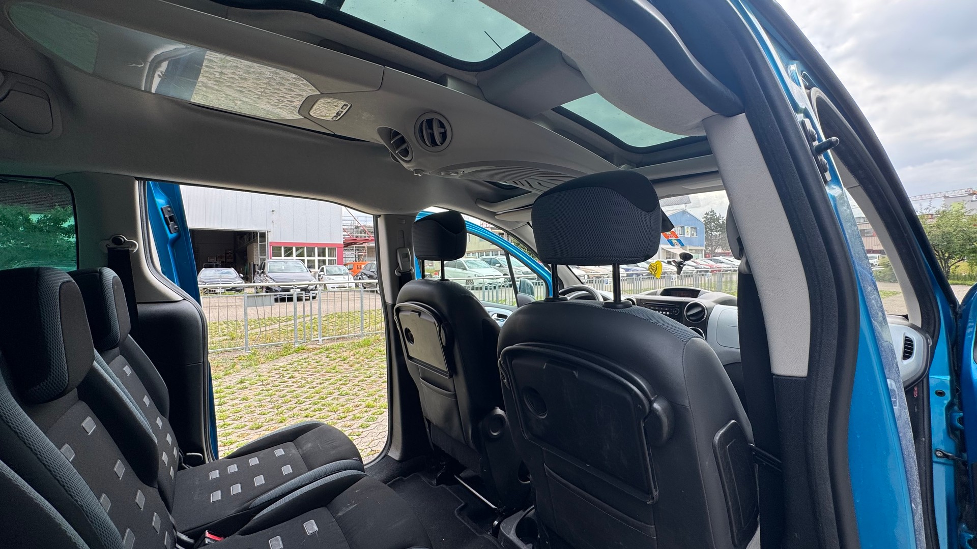 CITROEN Berlingo 1.6 HDi Multispace Special-image-12