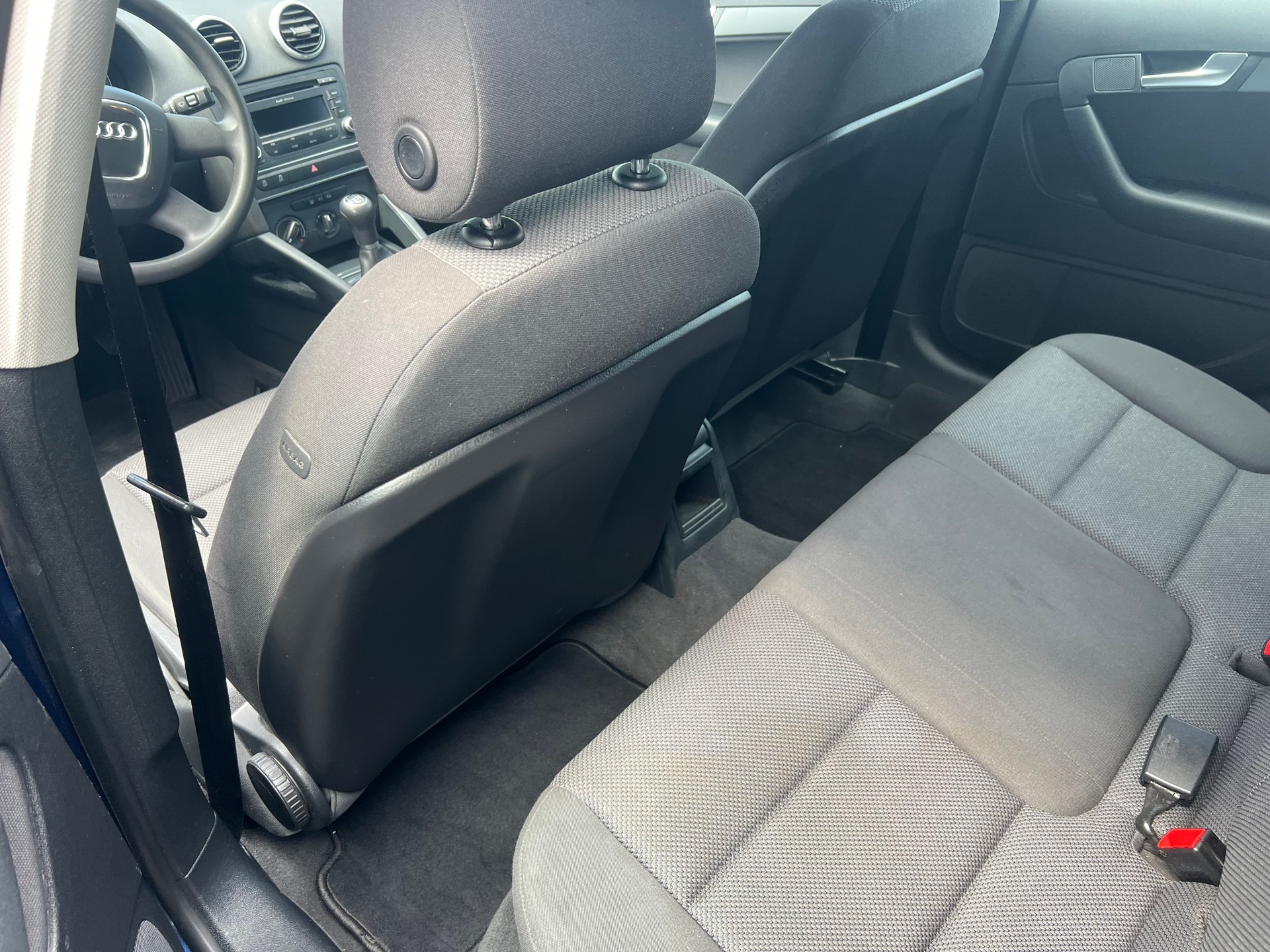 AUDI A3 Sportback 1.2 TFSI Attraction-image-6