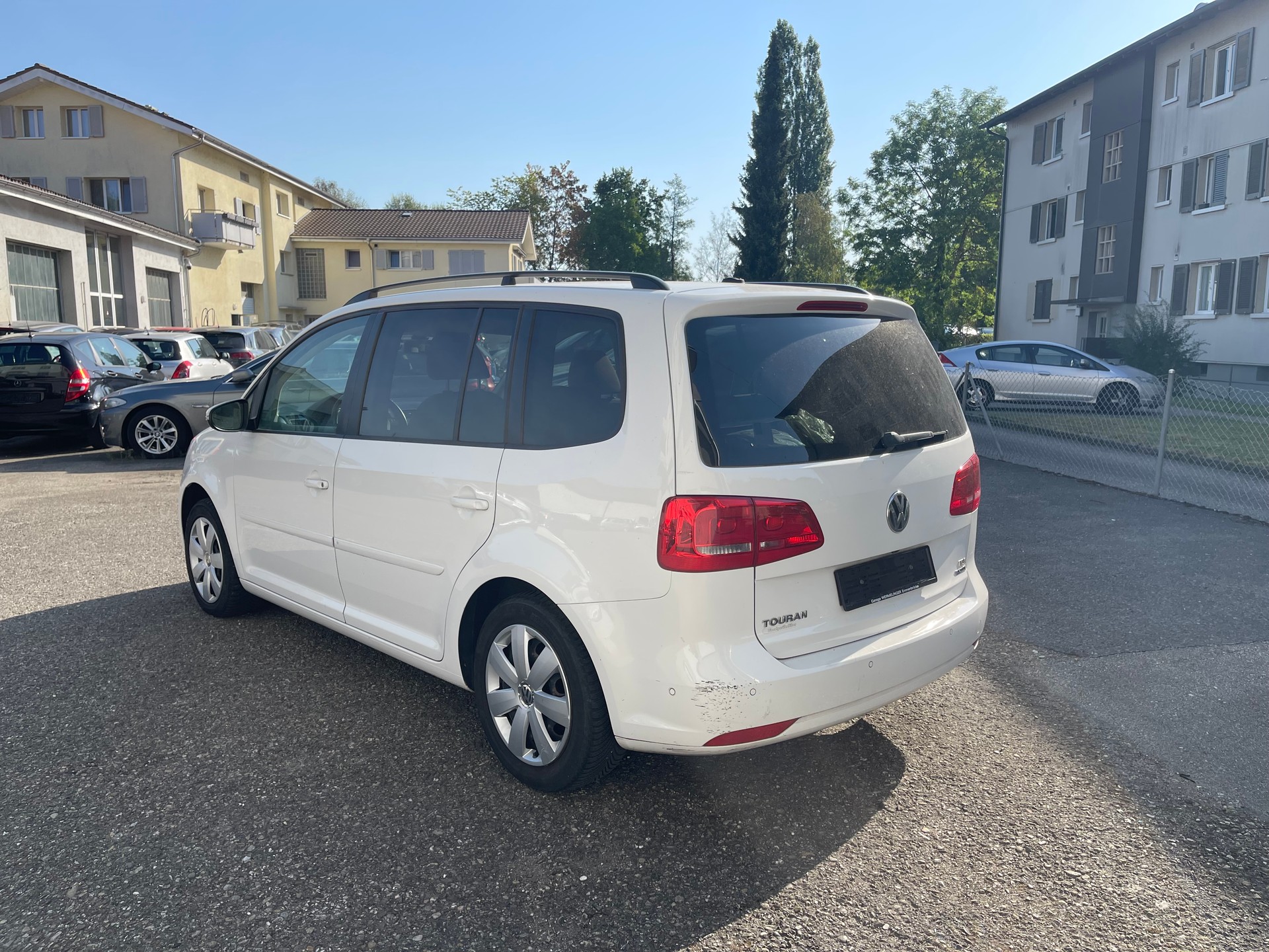 VW Touran 1.6 TDI BlueMotion Technology Trendline-image-2