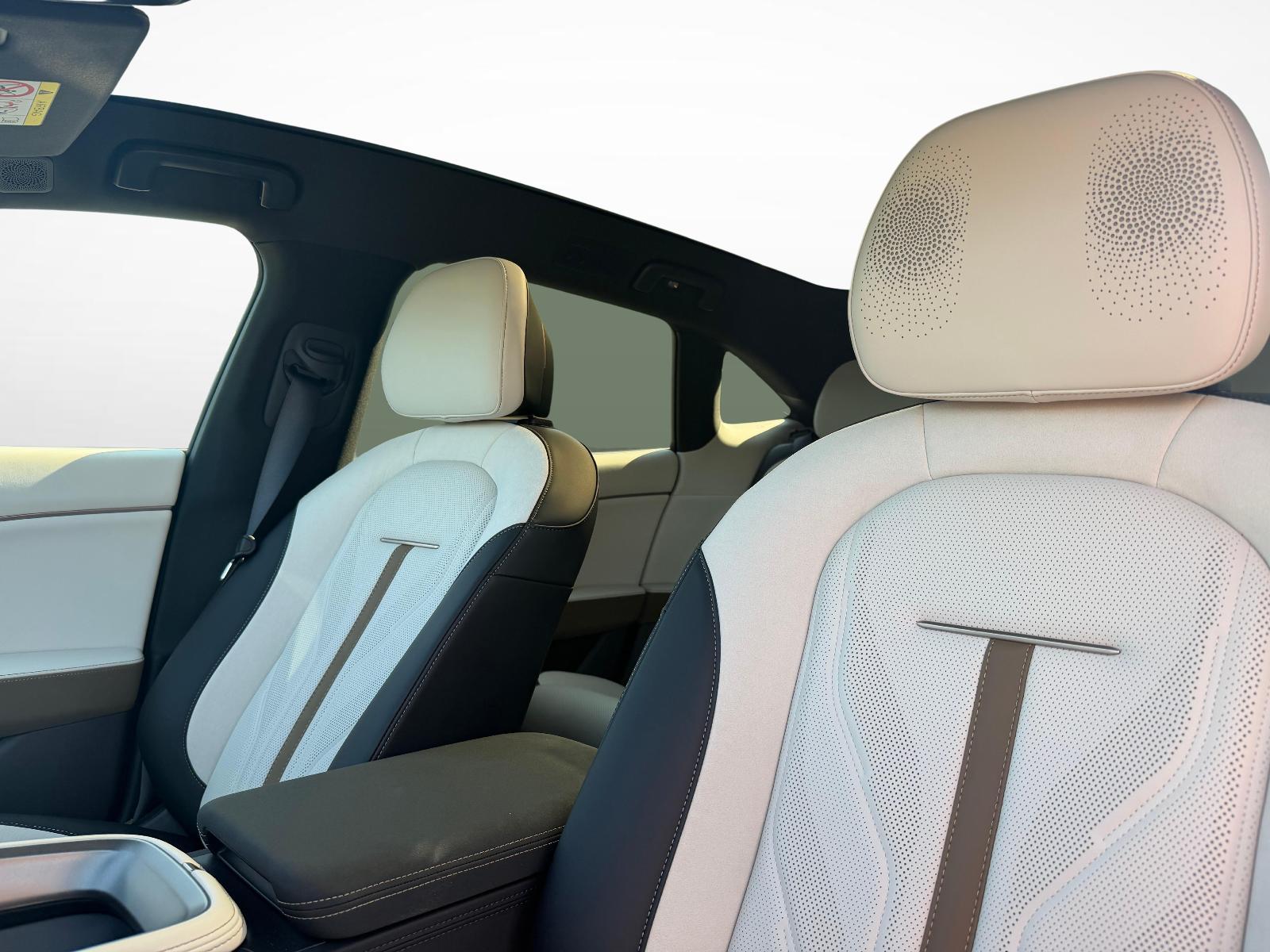 ZEEKR 7GT Privilege AWD-showroom-element-2