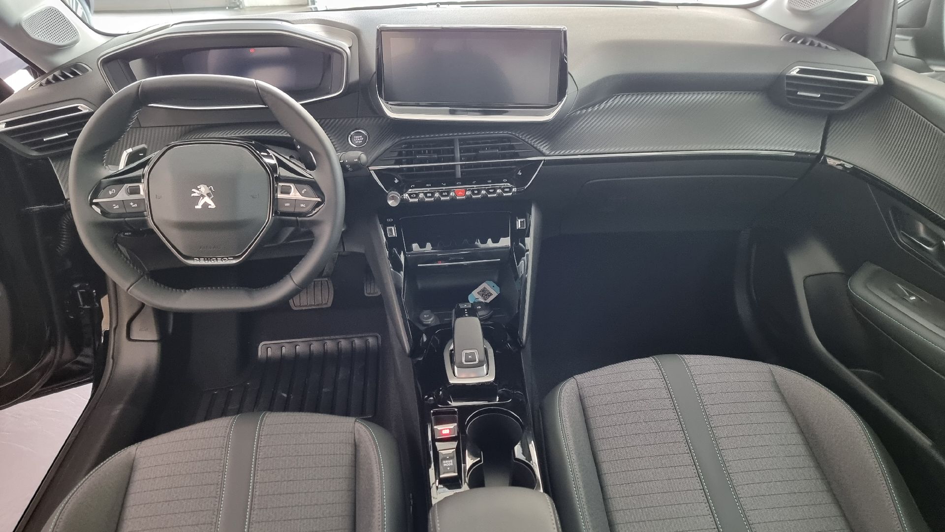 PEUGEOT 208 1.2 PureT All.P. EAT8-image-4