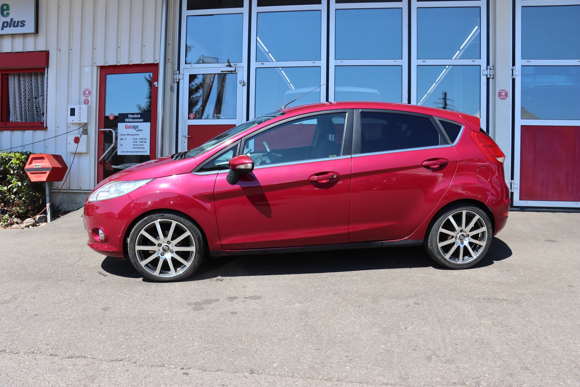 FORD Fiesta 1.6 16V Titanium-showroom-element-3