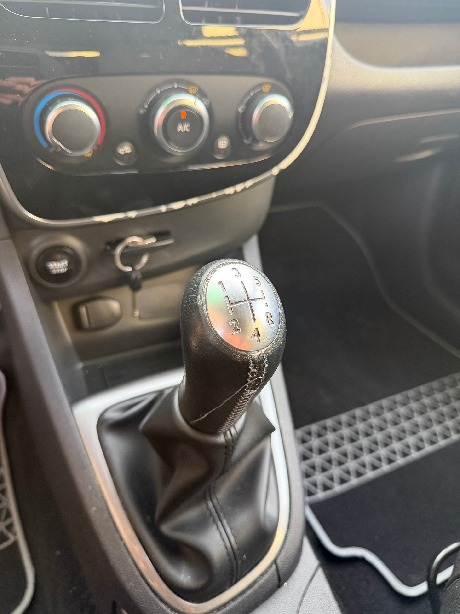 RENAULT Clio Grandtour 1.2 16V Expression-image-12