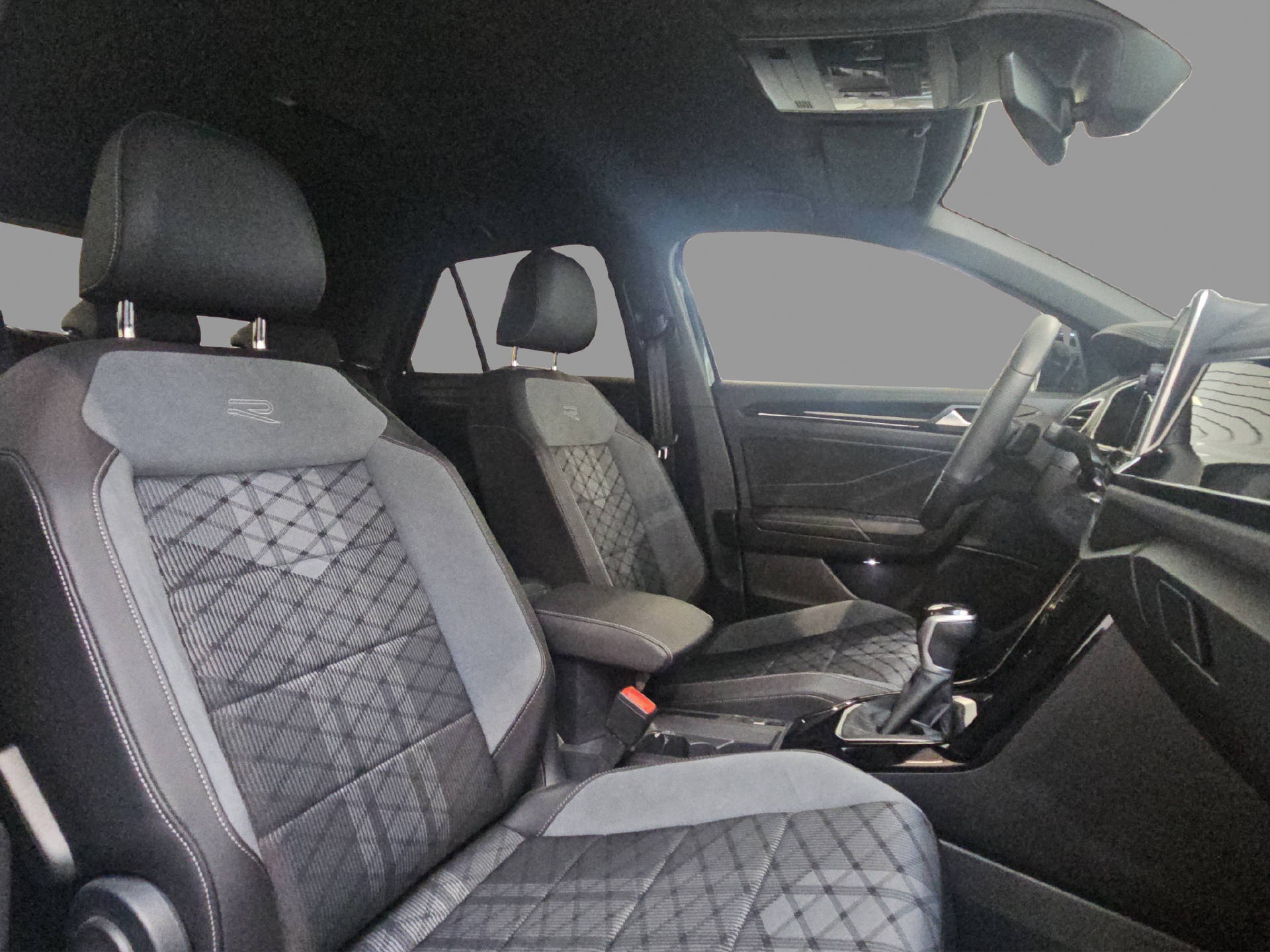VW T-Roc 1.5 TSI R-Line DSG-image-12